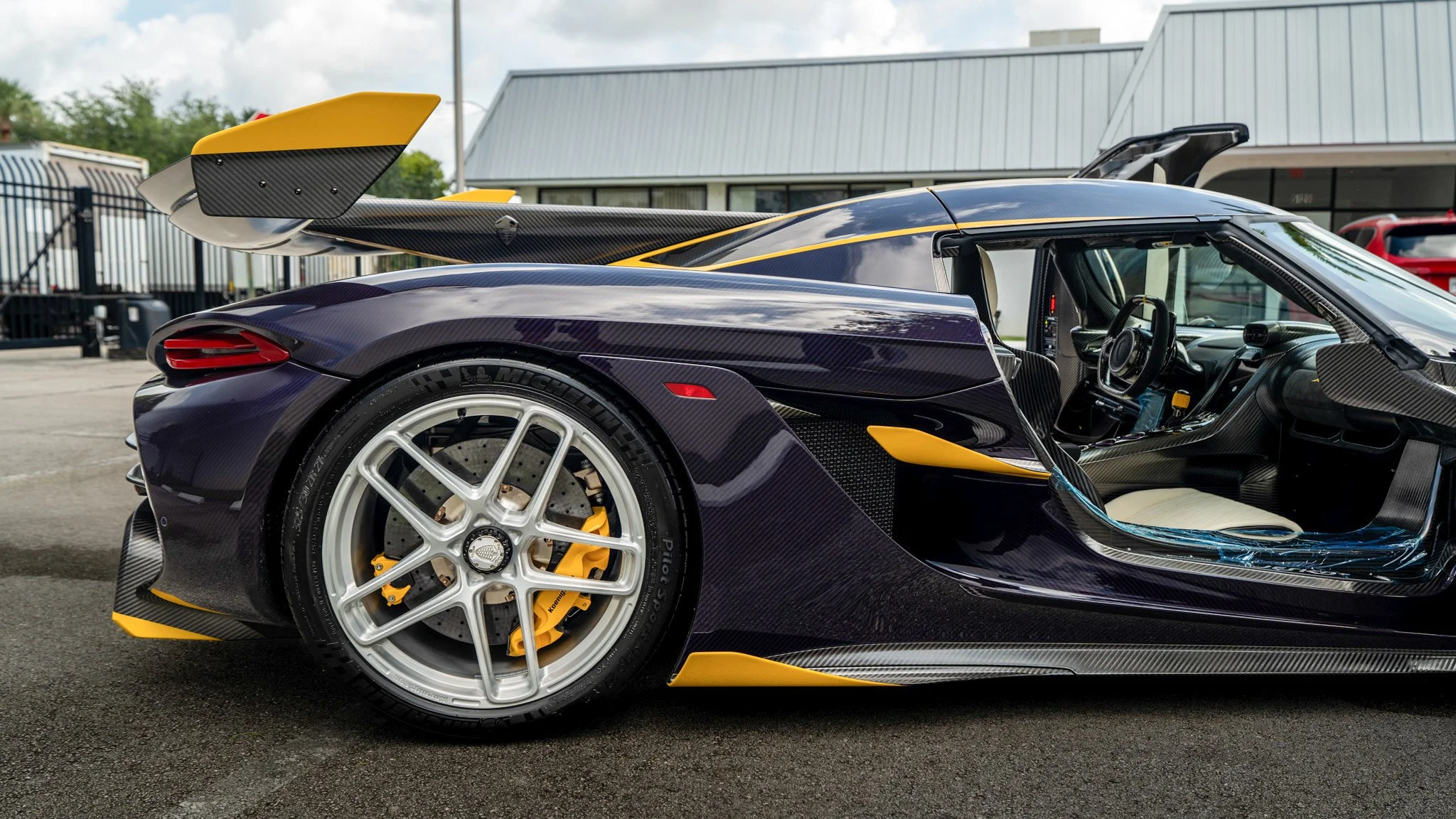 Koenigsegg Jesko 7302 Purple Carbon Mecum 2026-6.jpg