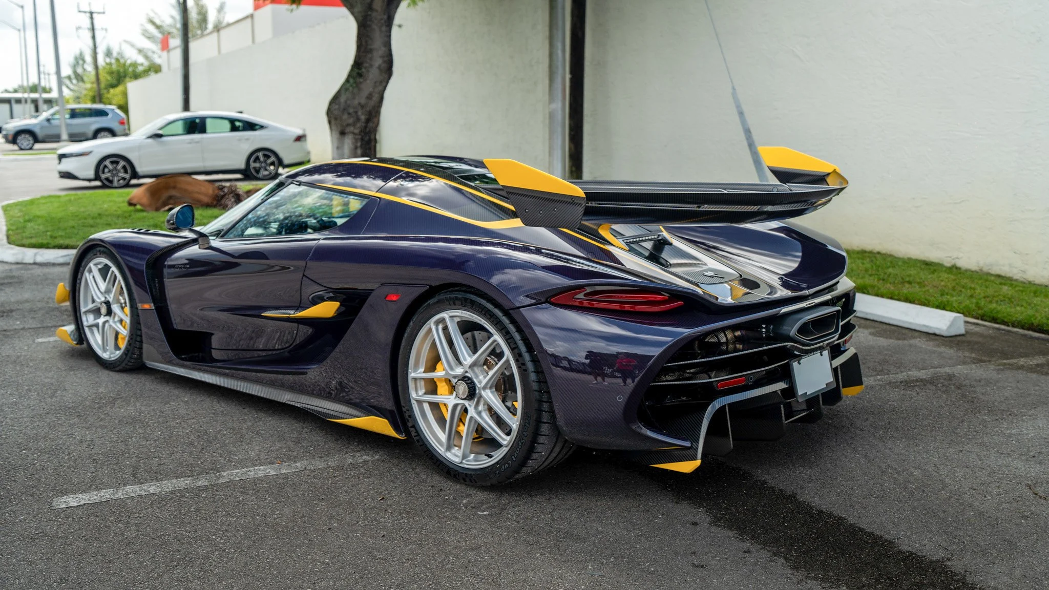 Koenigsegg Jesko 7302 Purple Carbon Mecum 2026-13.jpg