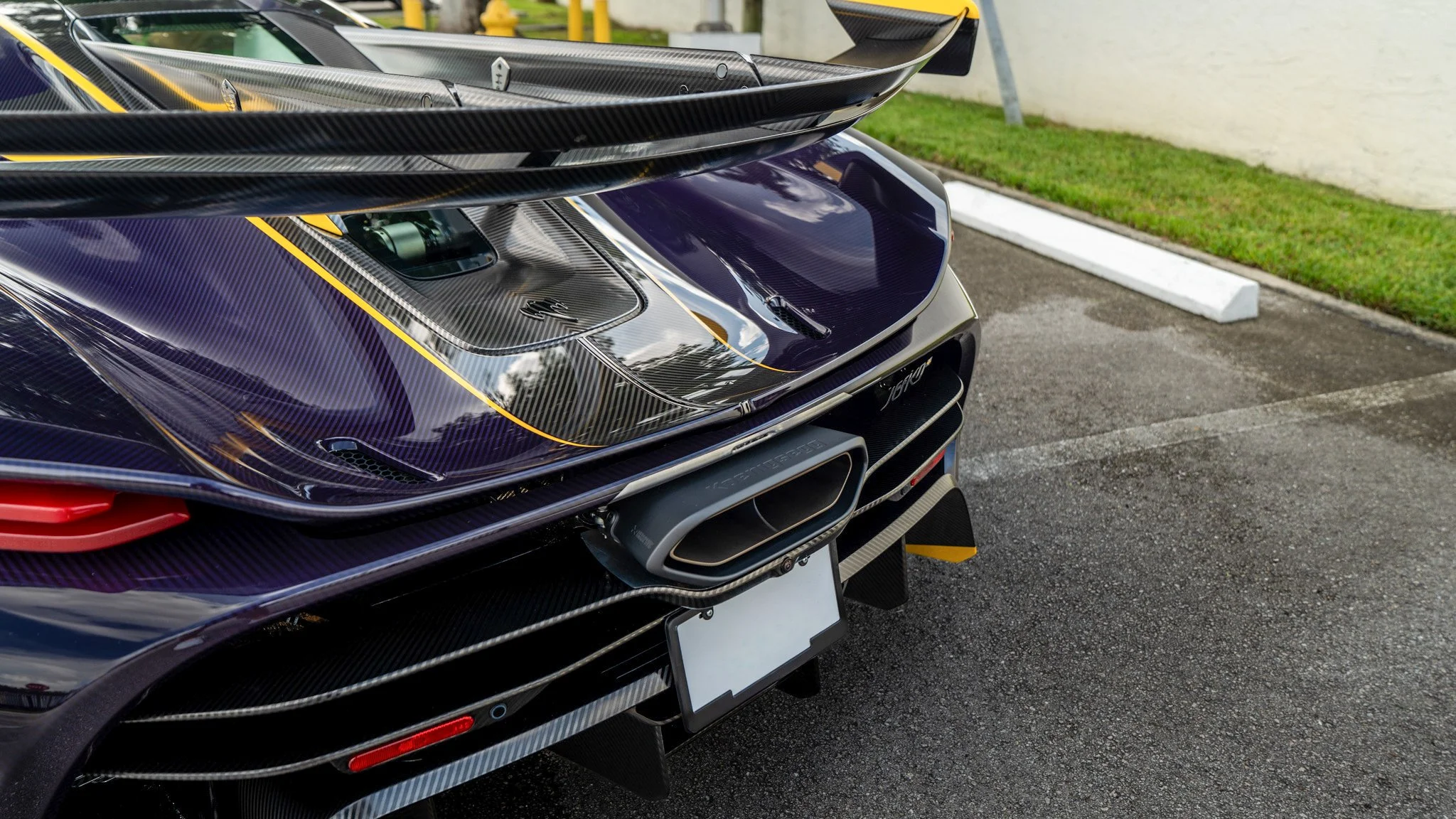 Koenigsegg Jesko 7302 Purple Carbon Mecum 2026-19.jpg