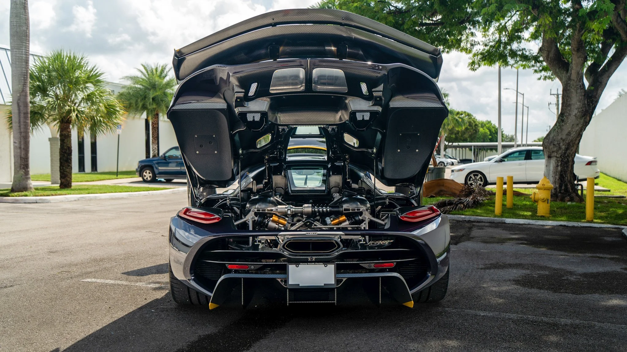Koenigsegg Jesko 7302 Purple Carbon Mecum 2026-25.jpg