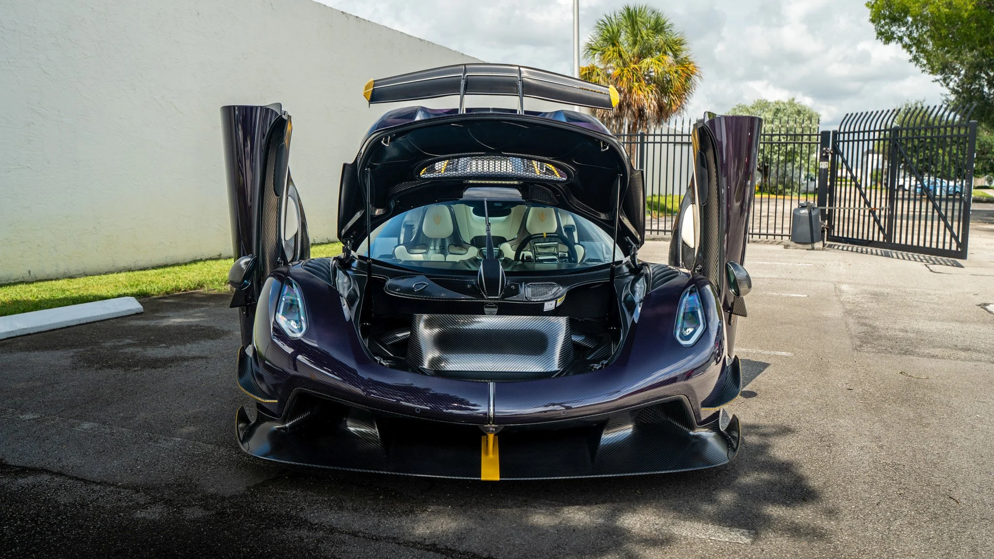 Koenigsegg Jesko 7302 Purple Carbon Mecum 2026-29.jpg
