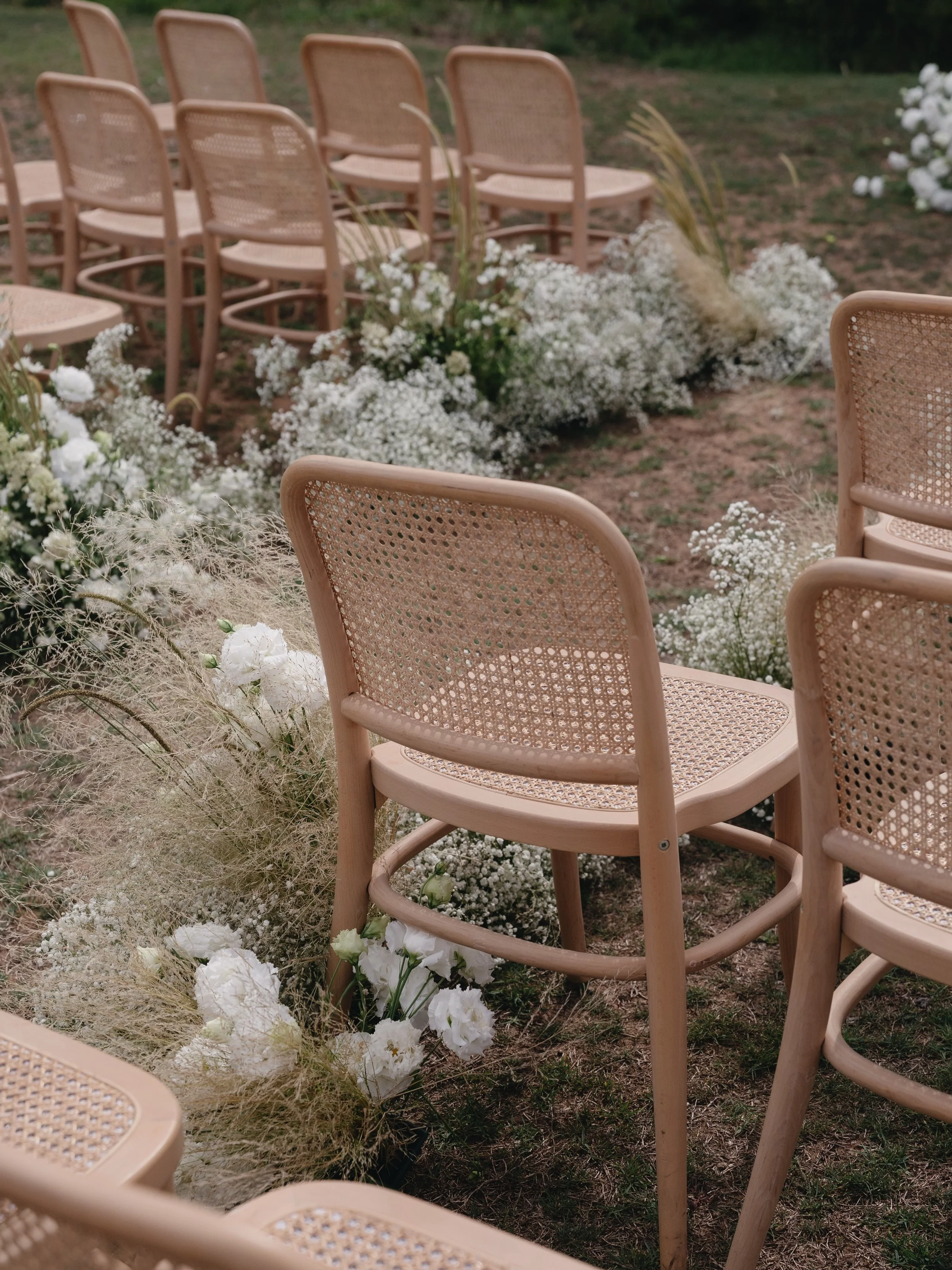 Couldn&rsquo;t decide on a favourite angle of Amy &amp; Sam&rsquo;s dreamy ceremony, so here&rsquo;s all of them x 

Florals by @petalbang 
Shot by @sarbostudio 
Chairs from @hyre.events