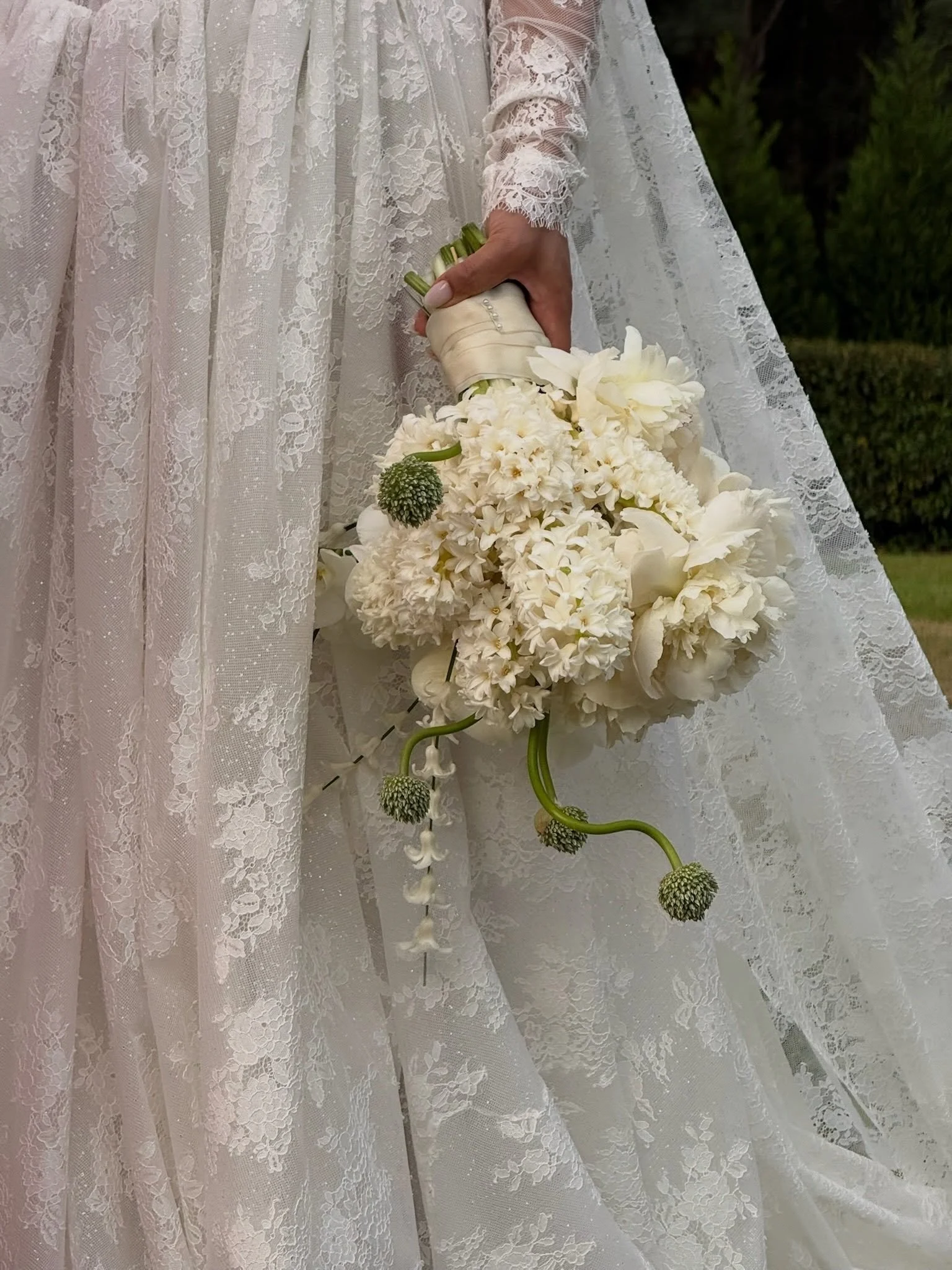 A collection of some of my favourite bouquets from last season. Each uniquely theirs x 

Brought you by these very talented humans: 

Image 1: @sophiawilde_ 
Image 2: @petalbang 
Image 3: @thenakedfloristau content @veiledsocials 
Image 4: @botanical