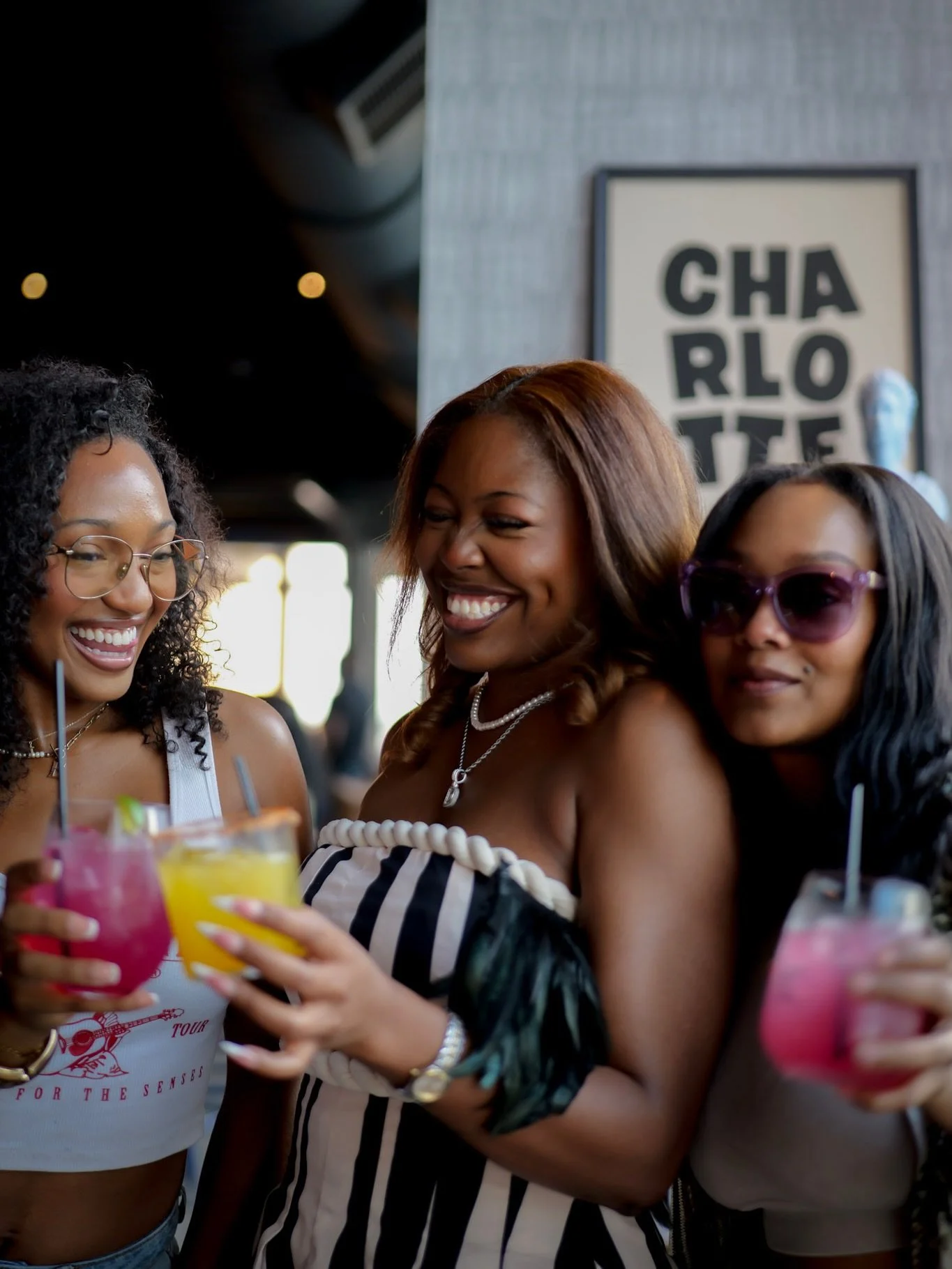 Above the Sunset, a Rooftop R&amp;B Social w @djtrav313 
📍 @moxycharlotte 

XO enjoyed all the vibes last week&hellip; and you can too! Every 3rd Saturday &mdash; just rsvp in advance✨

The girls will definitely be back! 🤞🏽💋 

#rooftopsocial #roo