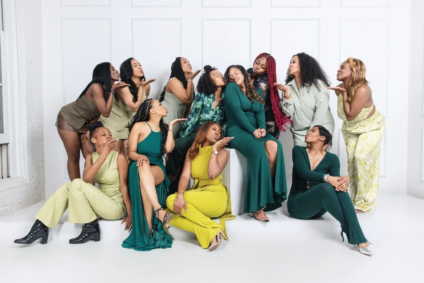 GREEN for GROWTH 💚🌱✨ WOMEN&rsquo;S HISTORY MONTH back at The Set another year✨✨ 

+ a celebration for our girl 🥳 @tameeka3.0 

📍 @thesetdesignstudio 
📸 @cndelophotography @cndeloportraitphotography 

xo 🤞🏽💋✨

#xoinfluencer #sisterhood #creati