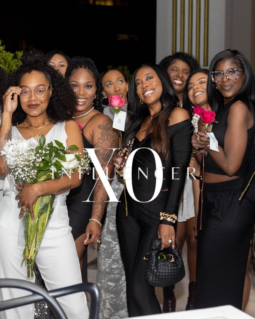 Rooftop Nights ✨🩶🤍🖤 full of community, laughter, connection, and sisterhood 🤞🏽💋✨

📸 @amathisphotos 
📍 @buhobarcharlotte 

It&rsquo;s #wellnesswednesday &mdash; Sending peace and love✨✨

#xoinfluencer #creativecommunity #talent #girlboss charl