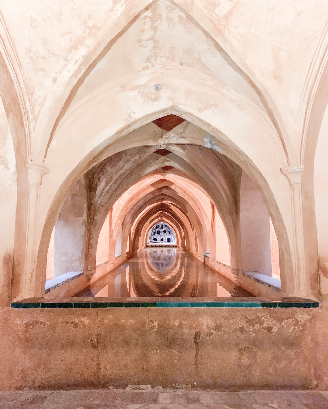 Spanish architecture always amazes me- especially Moorish-influenced architecture like this incredible subterranean bath in Seville. We&rsquo;ll be all the way up the Spanish coast this May, exploring the land of cava, the Pened&eacute;s! ​​​​​​​​​
W