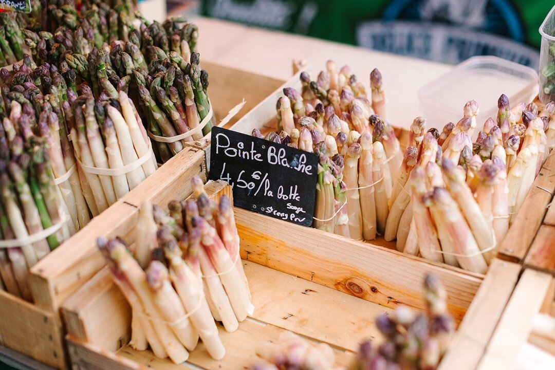 Exploring seasonal markets is an incredibly delicious way to experience a place. Last spring we were in France for asparagus season! White asparagus is one of those things that is really rooted in the culture and foodways of Provence. And after gorgi