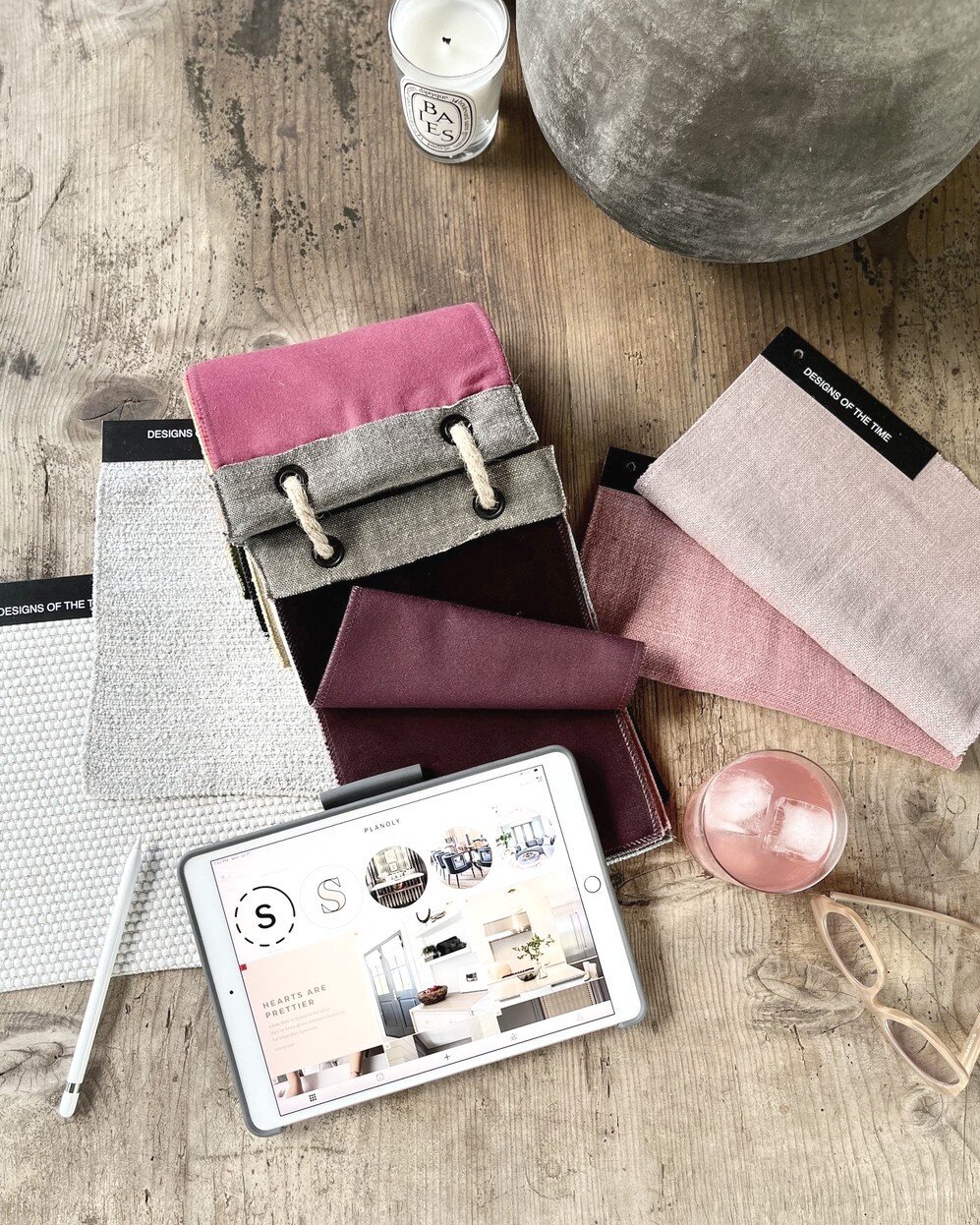 Always scheming and creating || Pretty in Pink ​​​​​​​​
One of the best parts of my job~ taking time to explore new textiles and palettes. #grateful​​​​​​​​
​​​​​​​​
Photo @hannahvieregg