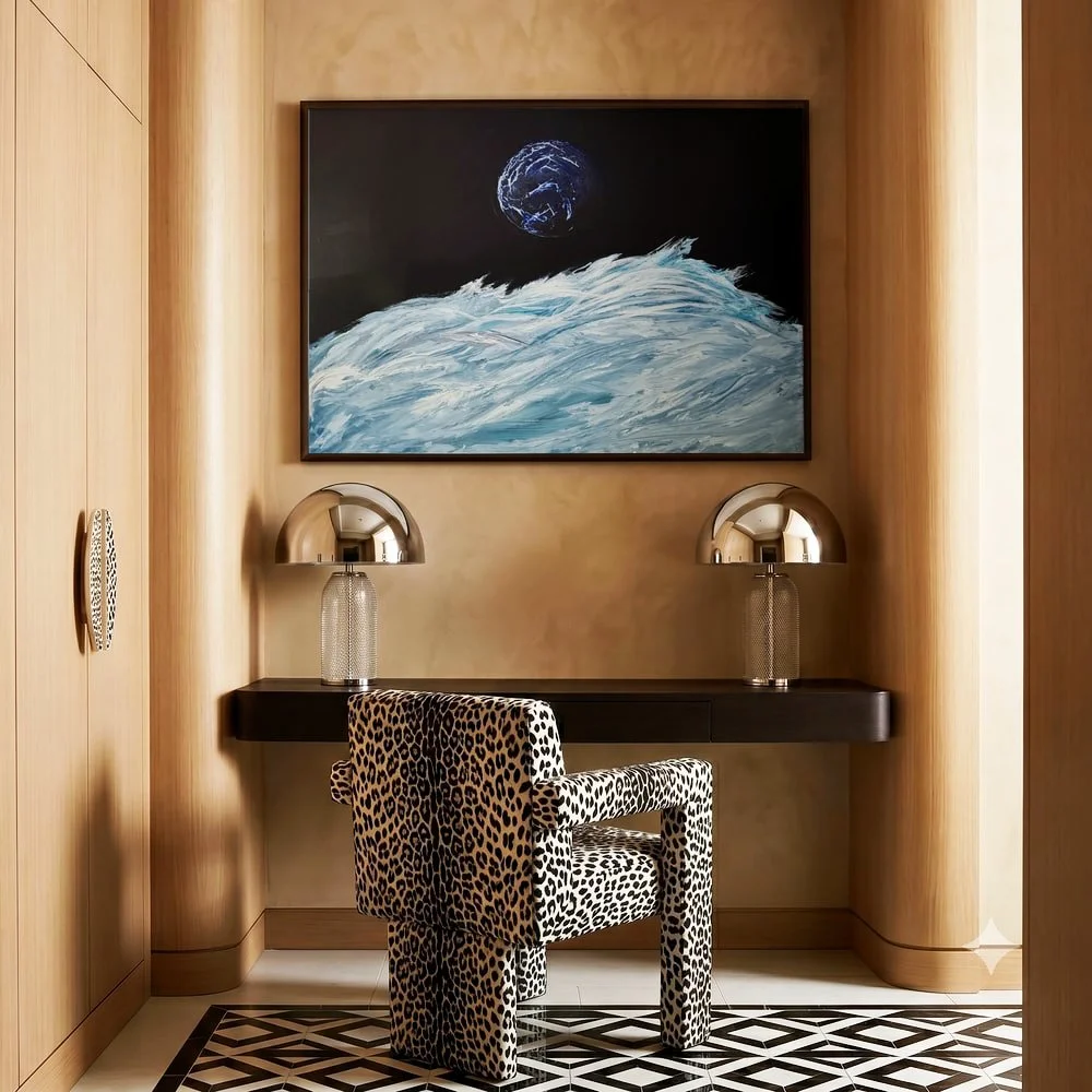 40013276-hotel-room-wild-animal-interior-details-l.jpg