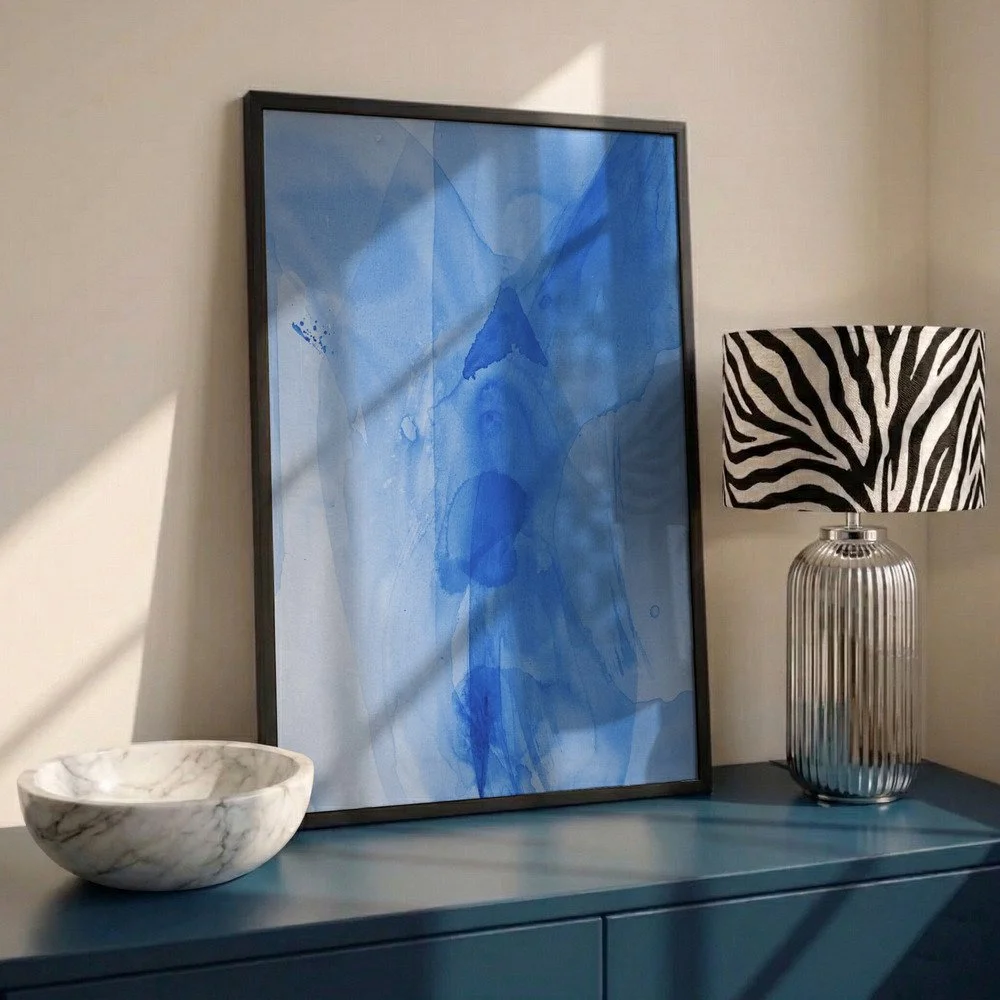 3573582-blue-sideboard-zebra-lamp.jpg