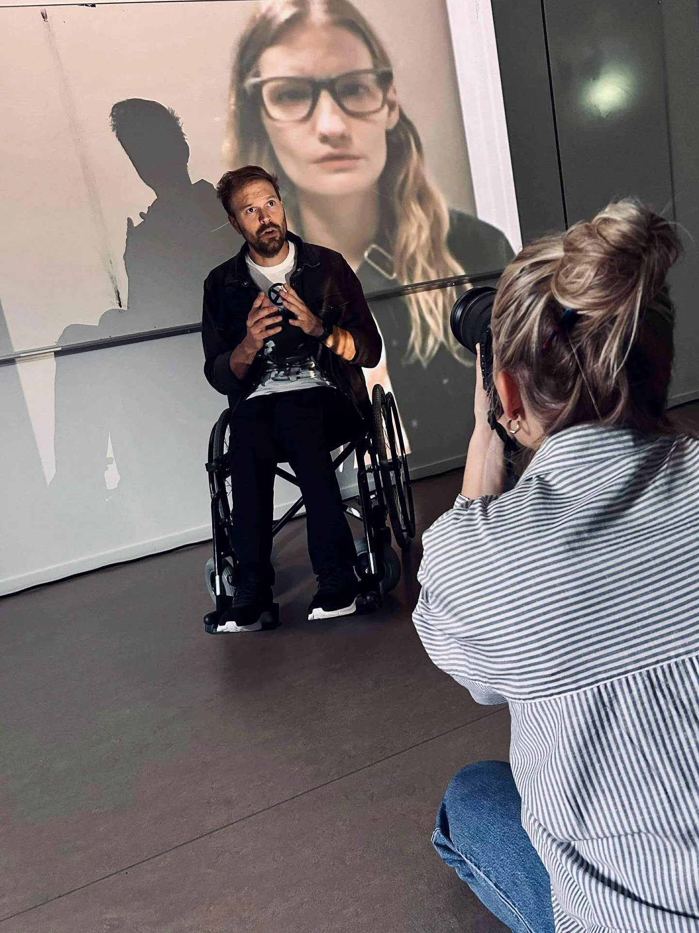 Idag har vi fotat scenbilder med @elinkberge till Genom dina ögon som har premiär nästa fredag!