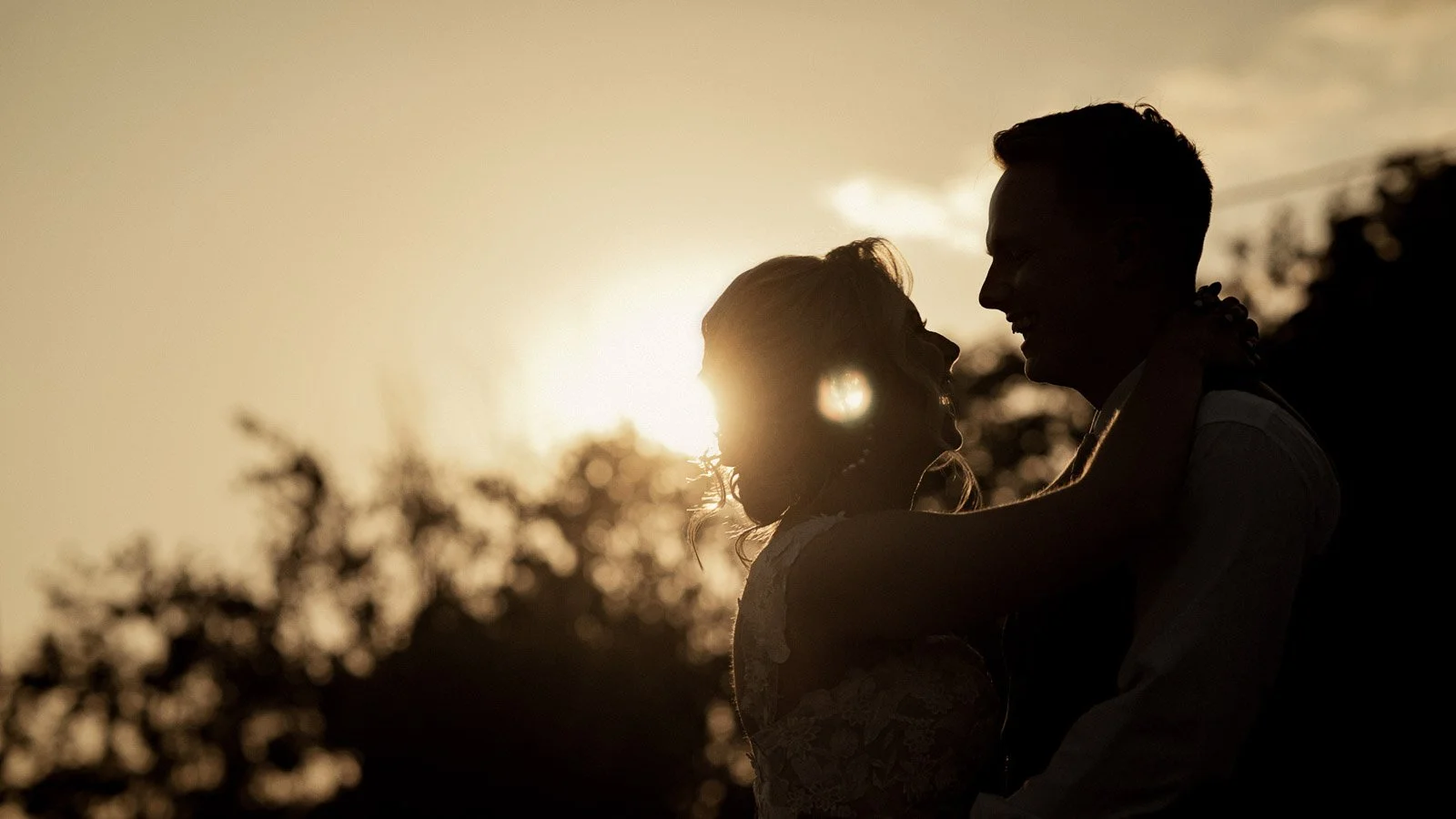 Golden hour couple footage at a Kent barn wedding venue, filmed naturally