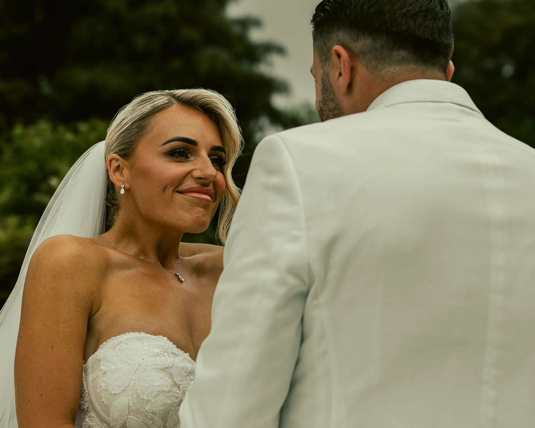 An editorial style wedding videography shot from a Buckinghamshire wedding, captured by videographer Luke Batchelor Productions.