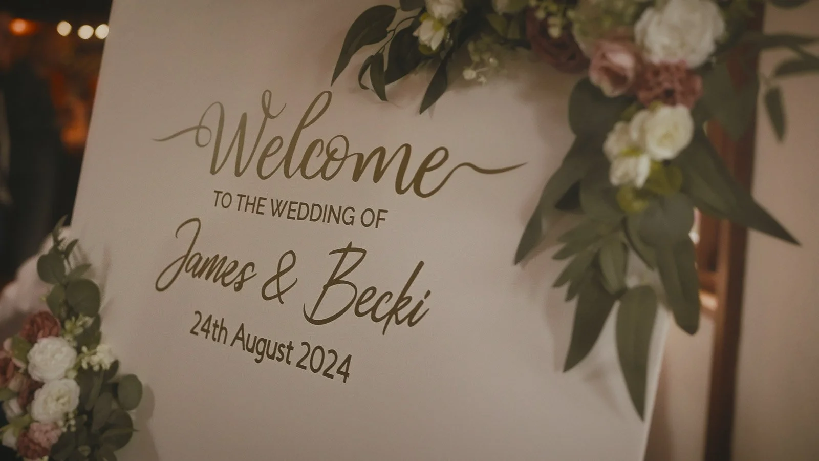 A welcome sign in the entrance of Cooling castle Barn in Kent.