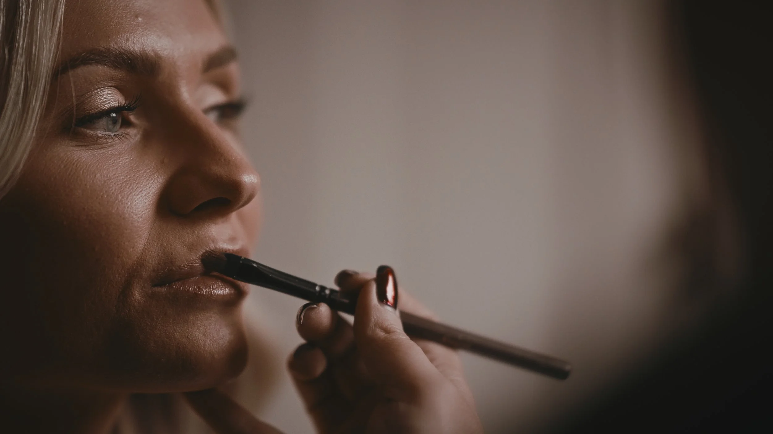 A cinematic wedding videography shot from an Oxfordshire wedding, captured by videographer Luke Batchelor Productions.