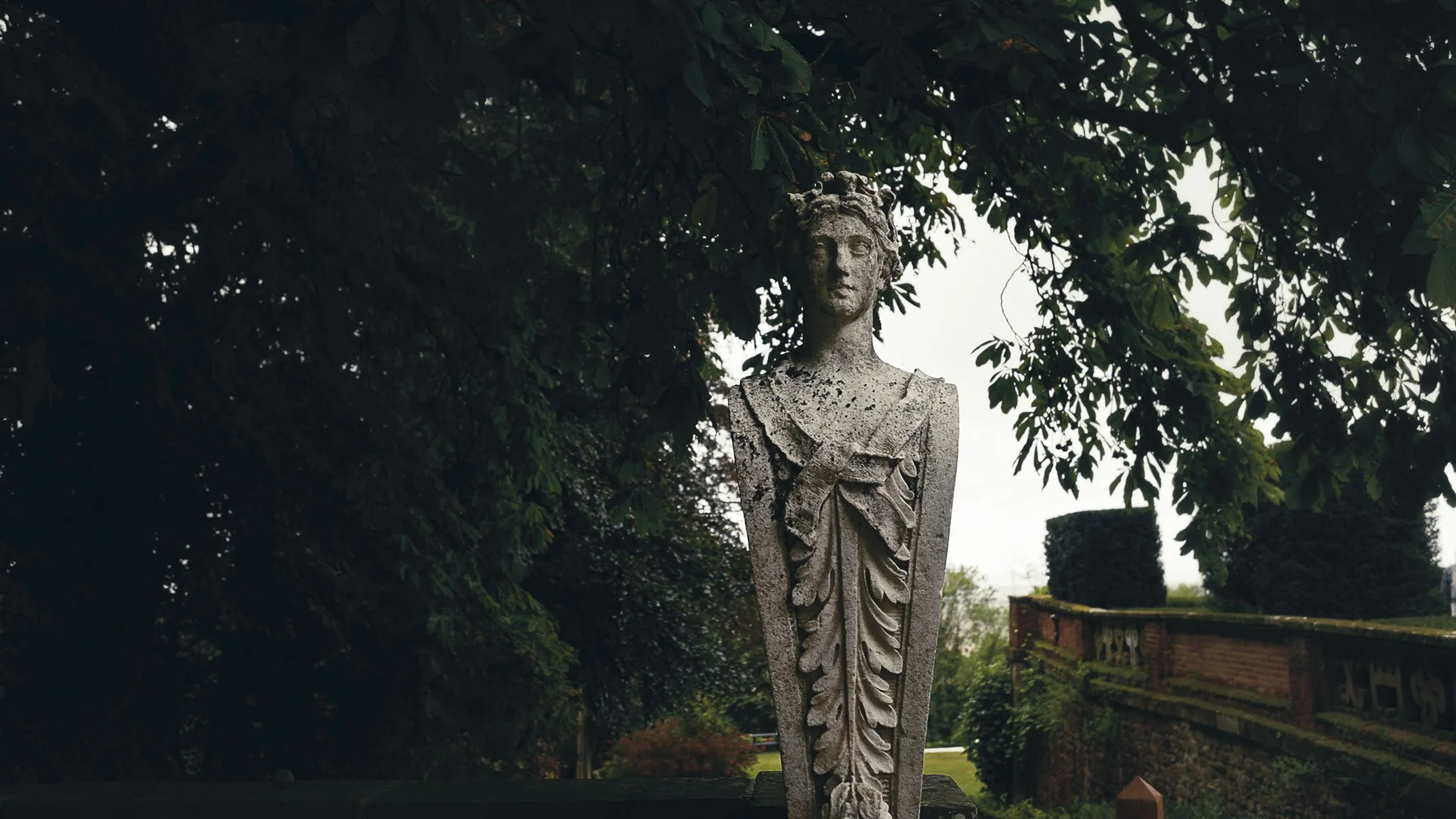 A wedding videography shot from a luxury black-tie wedding at Port Lympne Hotel, captured by videographer Luke Batchelor Productions.