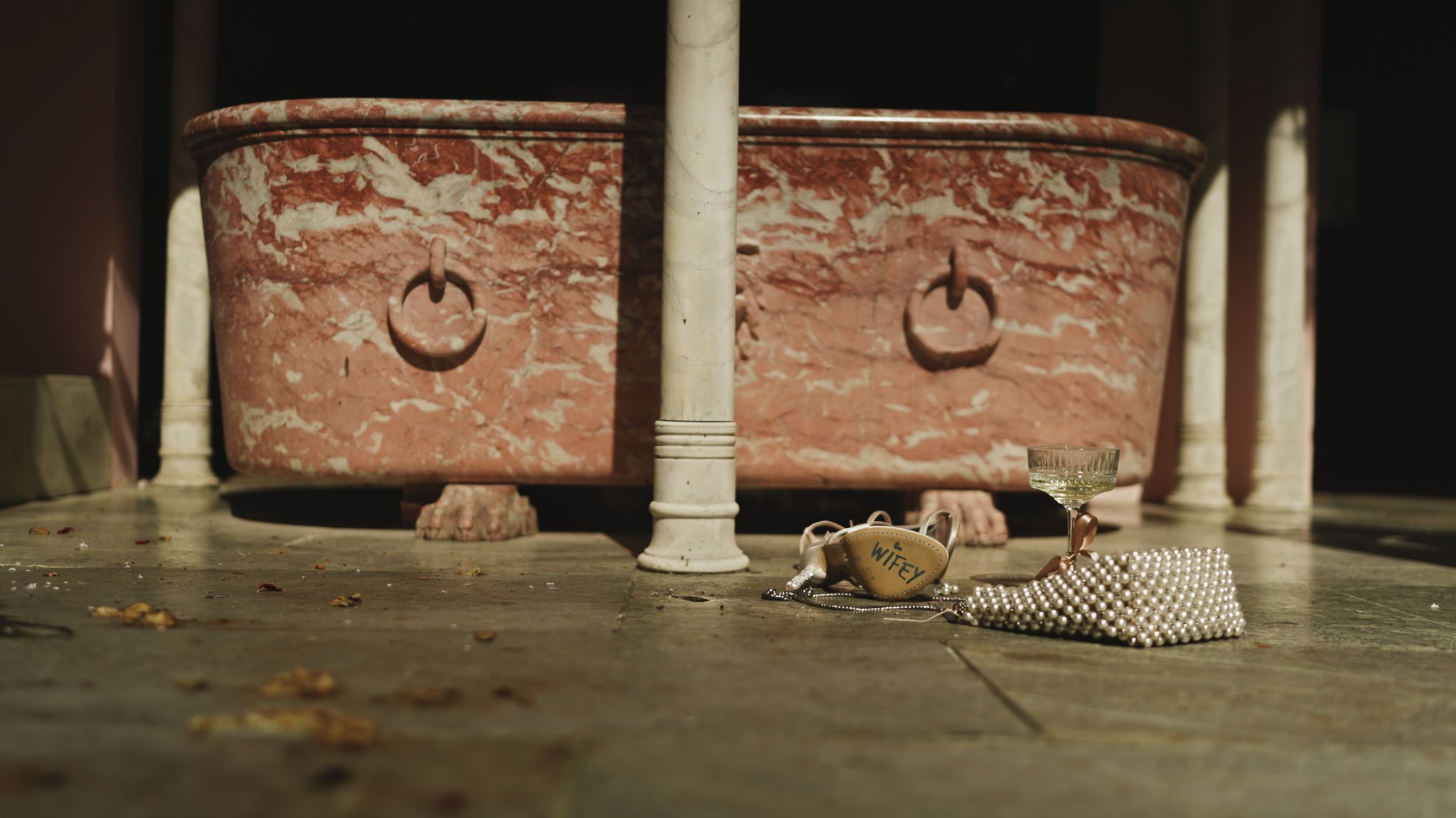 Close-up details in Port Lympne’s Moroccan Courtyard, creating a refined editorial backdrop for a wedding day.