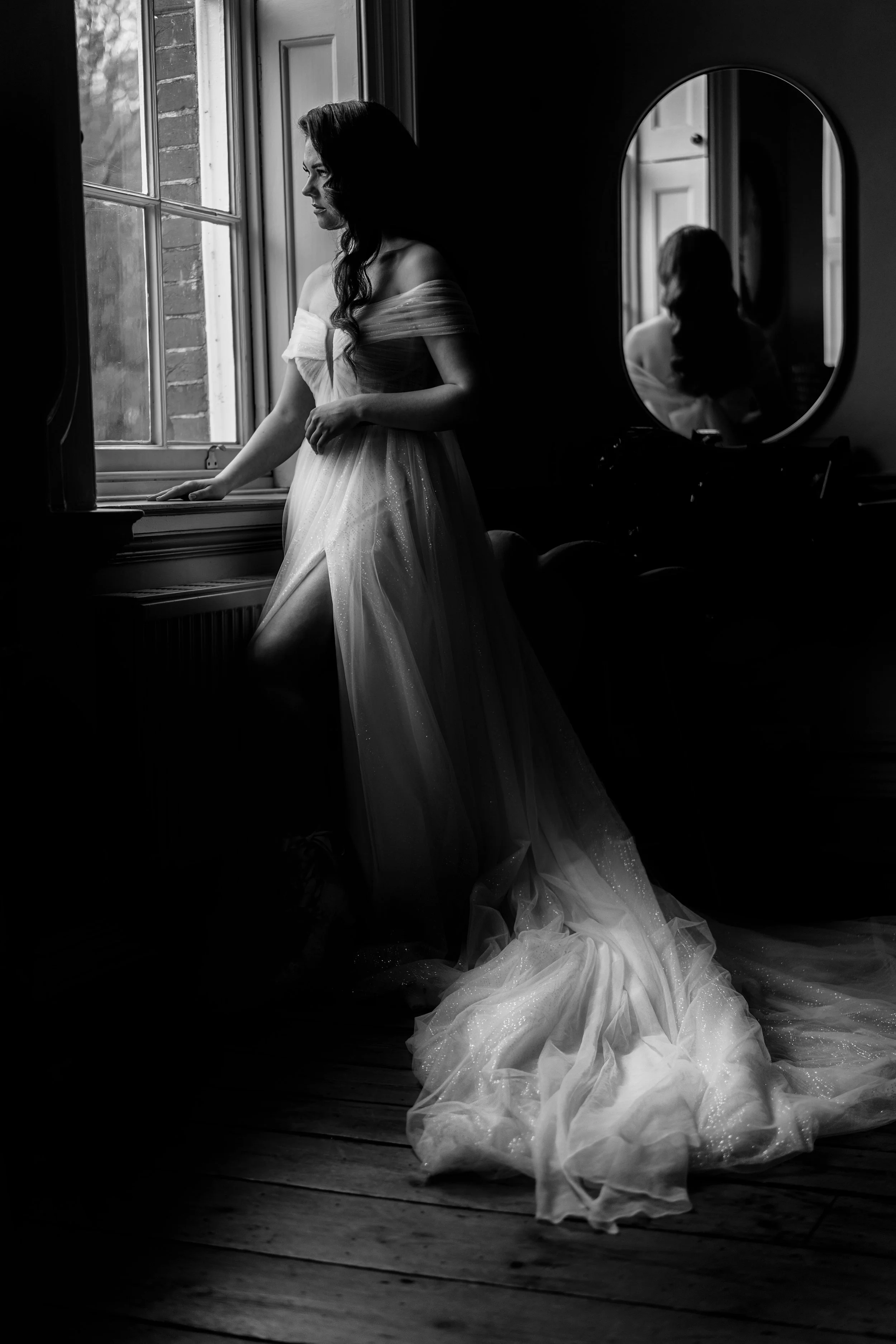An editorial style wedding videography shot from a Buckinghamshire wedding, captured by videographer Luke Batchelor Productions.