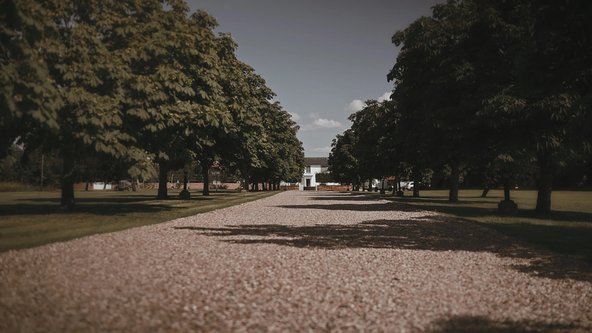 Establishing view of Vaulty Manor wedding venue in the Essex countryside