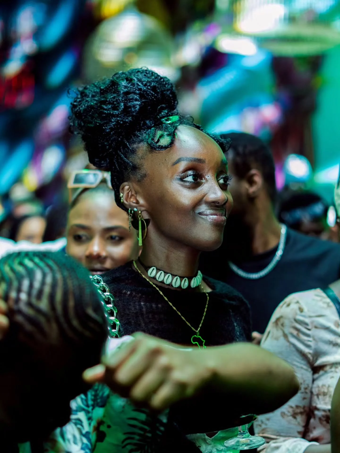 Saturday night done right! 🎶 Epic beats, incredible vibes, and the best people. Catch @deejaykace and @kingmellowofficial tonight on the decks