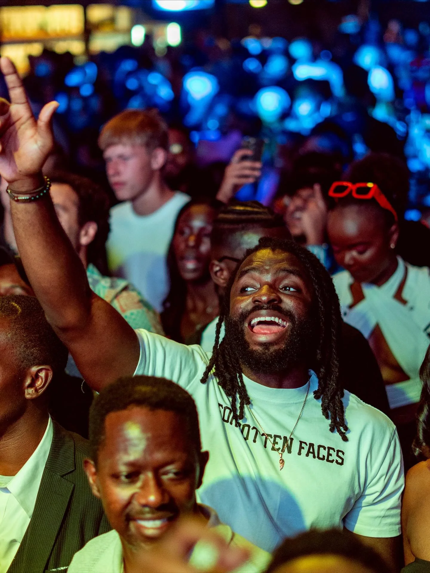 Pure joy, perfect lighting, iconic sound! 🙌 Ya&rsquo;ll delivered. Everyone looked amazing, smiling wide and yelling loud. Thanks to @shema_dj and @djkymnickdee for the unforgettable set!