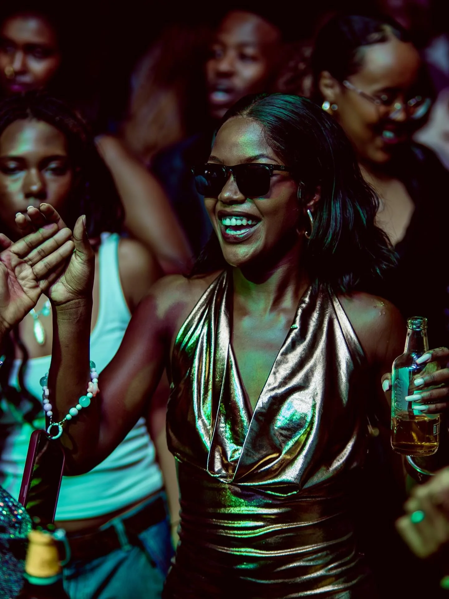 We kicking off the weekend early! Grab a drink and your besties and get moving on the dance floor with @cosmiccurrents_ke tonight!