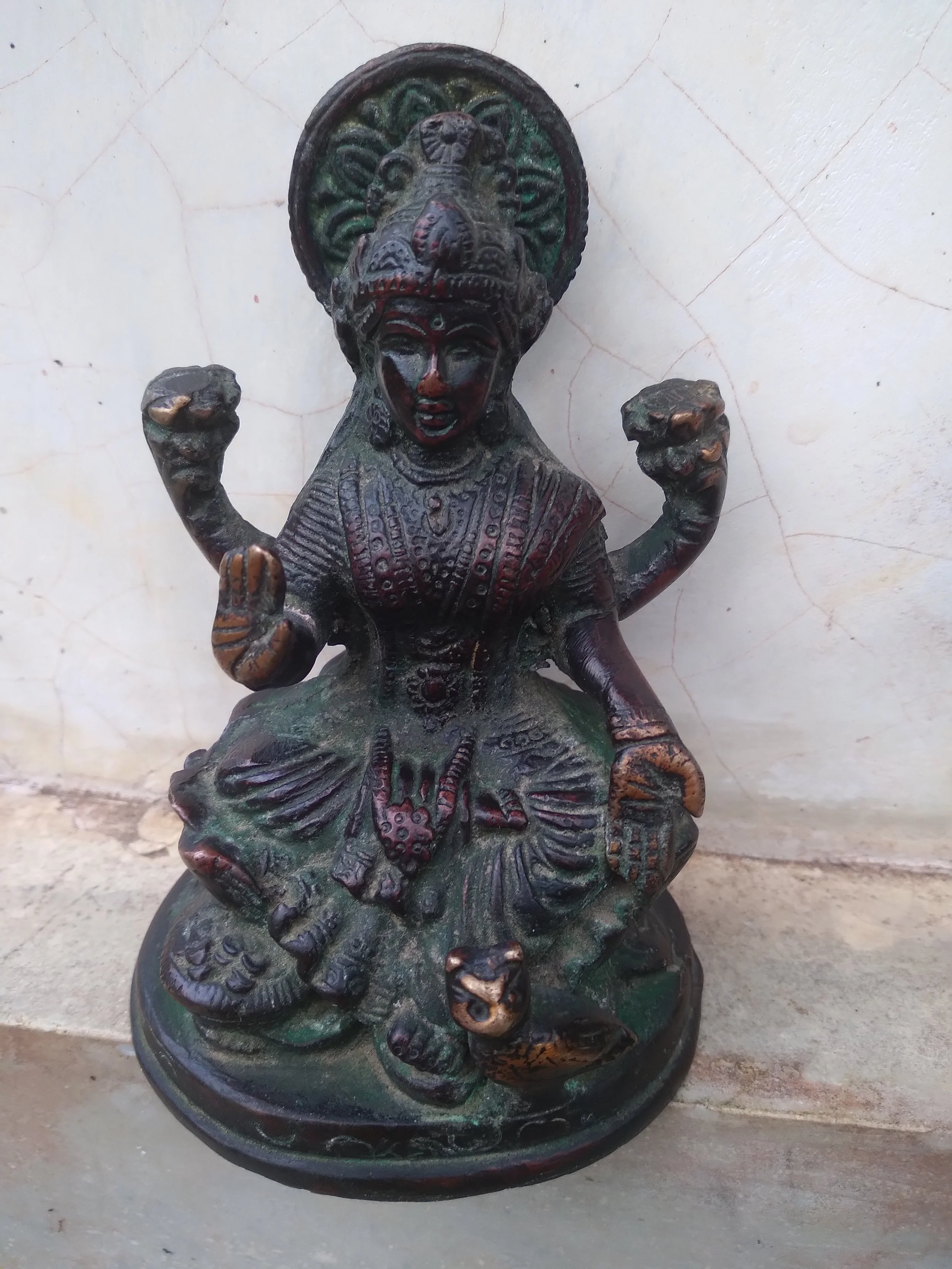 Lakshmi, Goddess of Wealth, Prosperity & Abundance