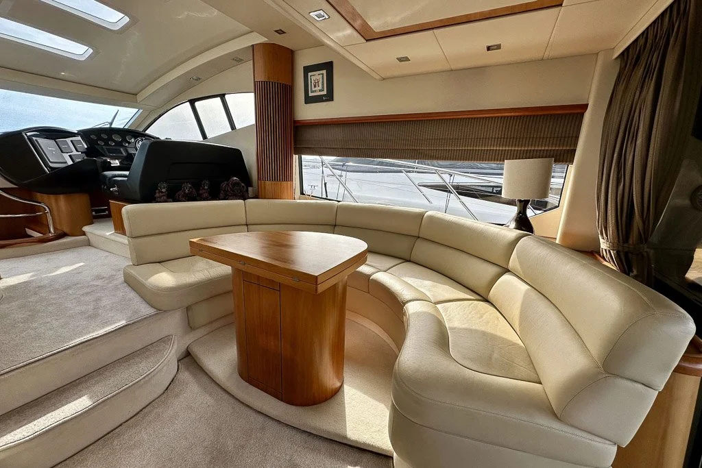 Dinette 2 - Predator 52 - Sunseeker - Skipper Trasferimento barche.jpg