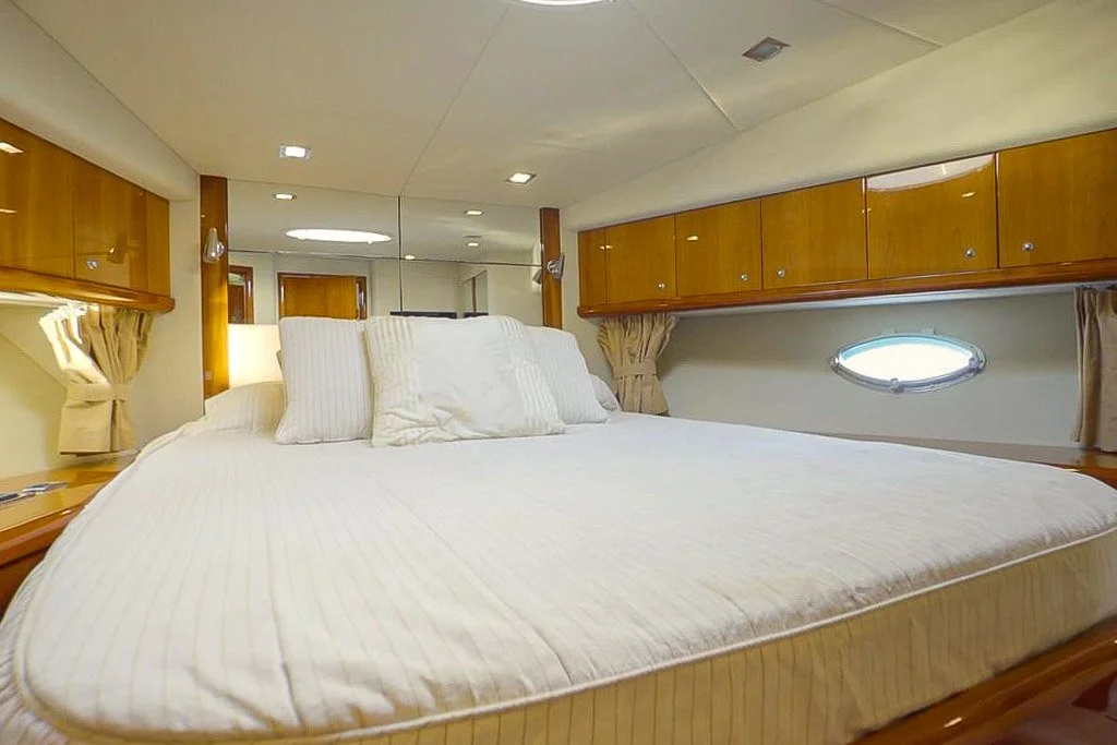 Cabina Prua - Predator 62 Sunseeker