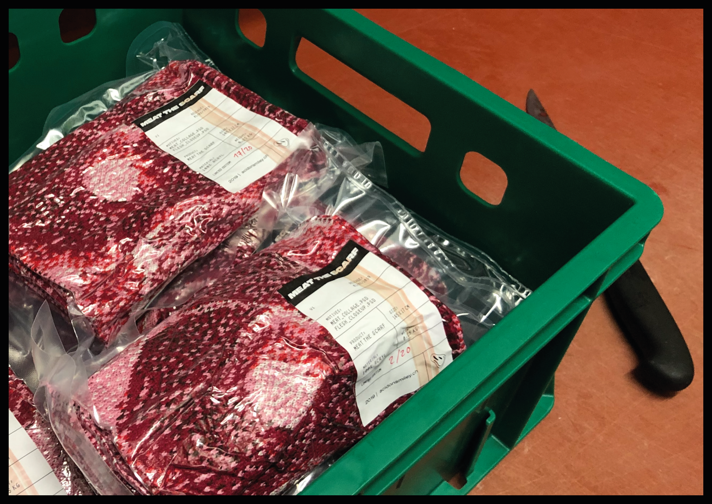 MEAT_THE_SCARF_LookBook_Seite_1.png