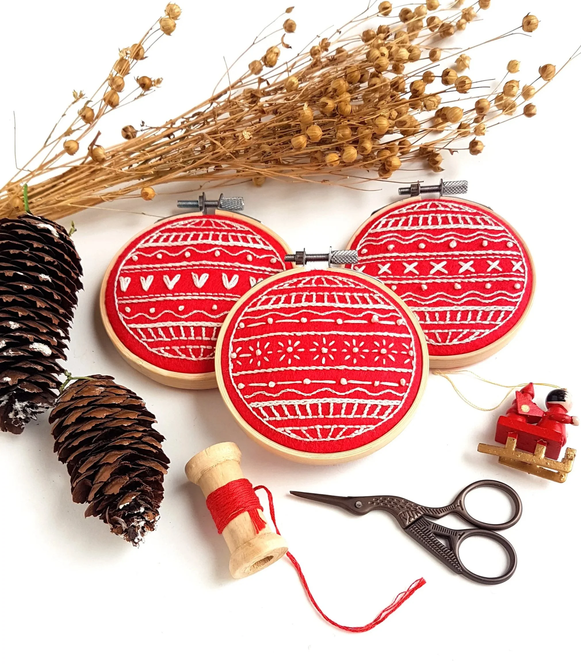 060_XMAS_BALLS_FRONT.jpg