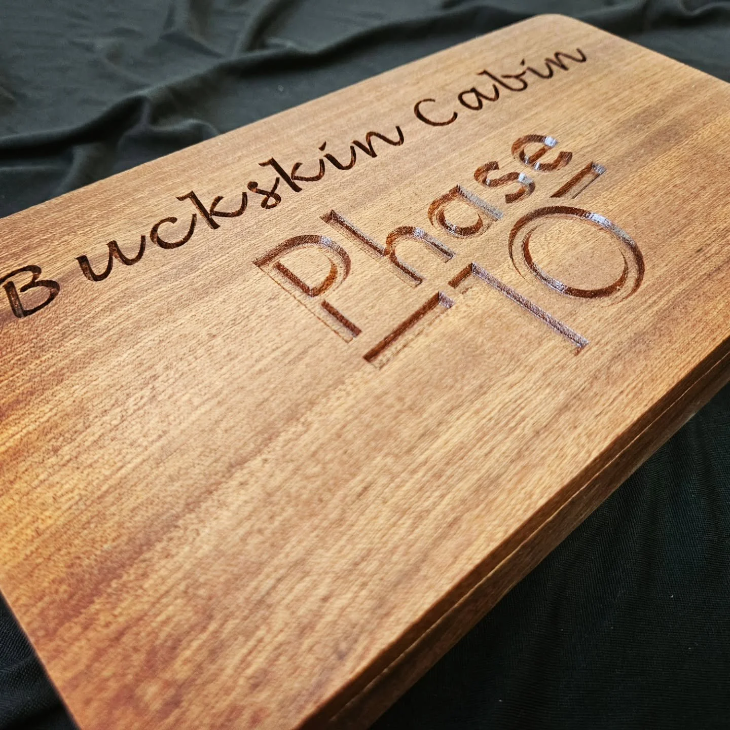 Another #phase10 box with #scorecard went out. These boxes seem to be pretty popular. 

You can order from my site or etsy https://twooaksdesign.com/shop/p/phase10-scorecard-phase10-storage-box-scoresheet-scoreboard-customization-available

https://t