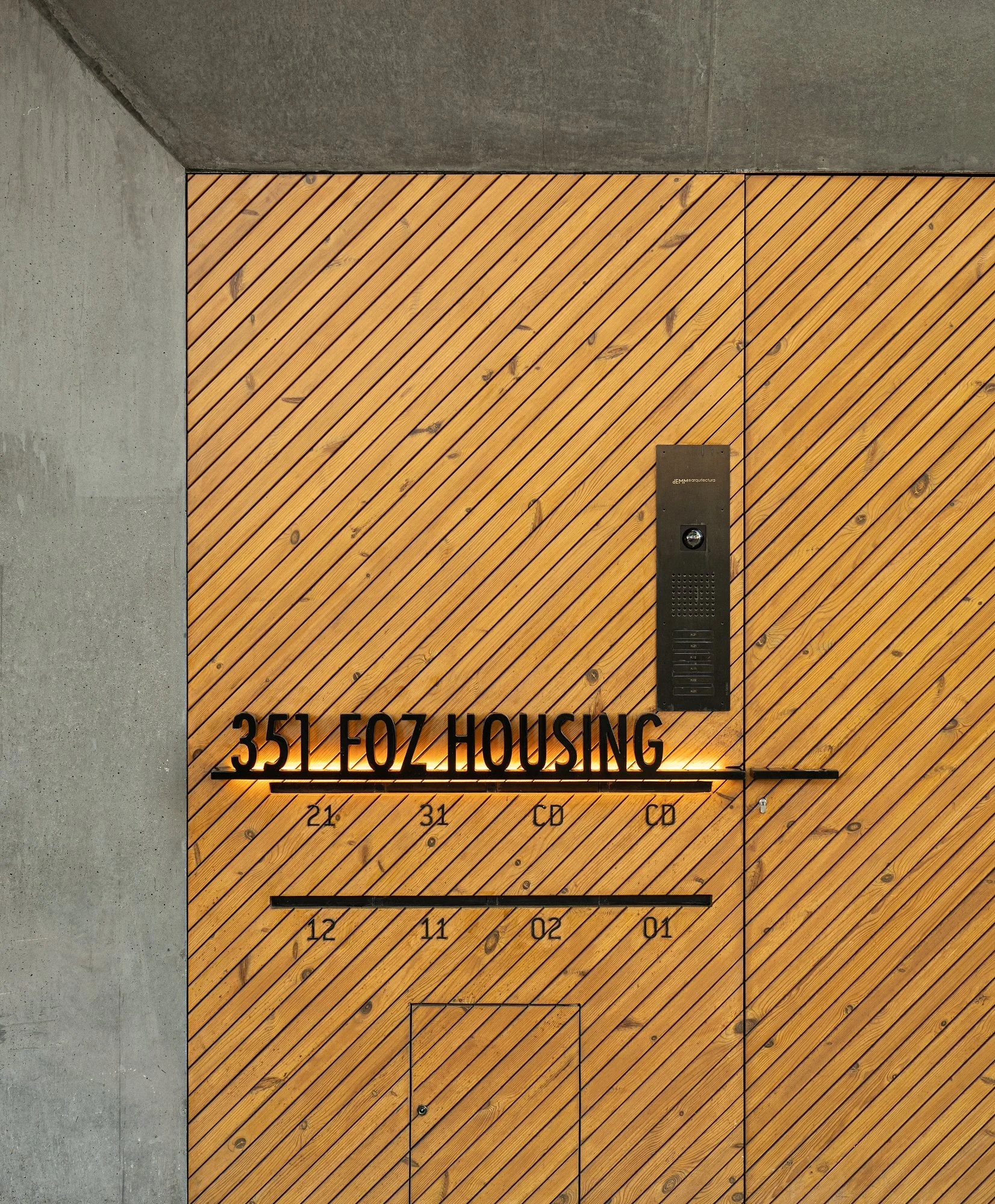 foz-housing-351-apartamento-luxo-foz-douro-lettering.jpeg