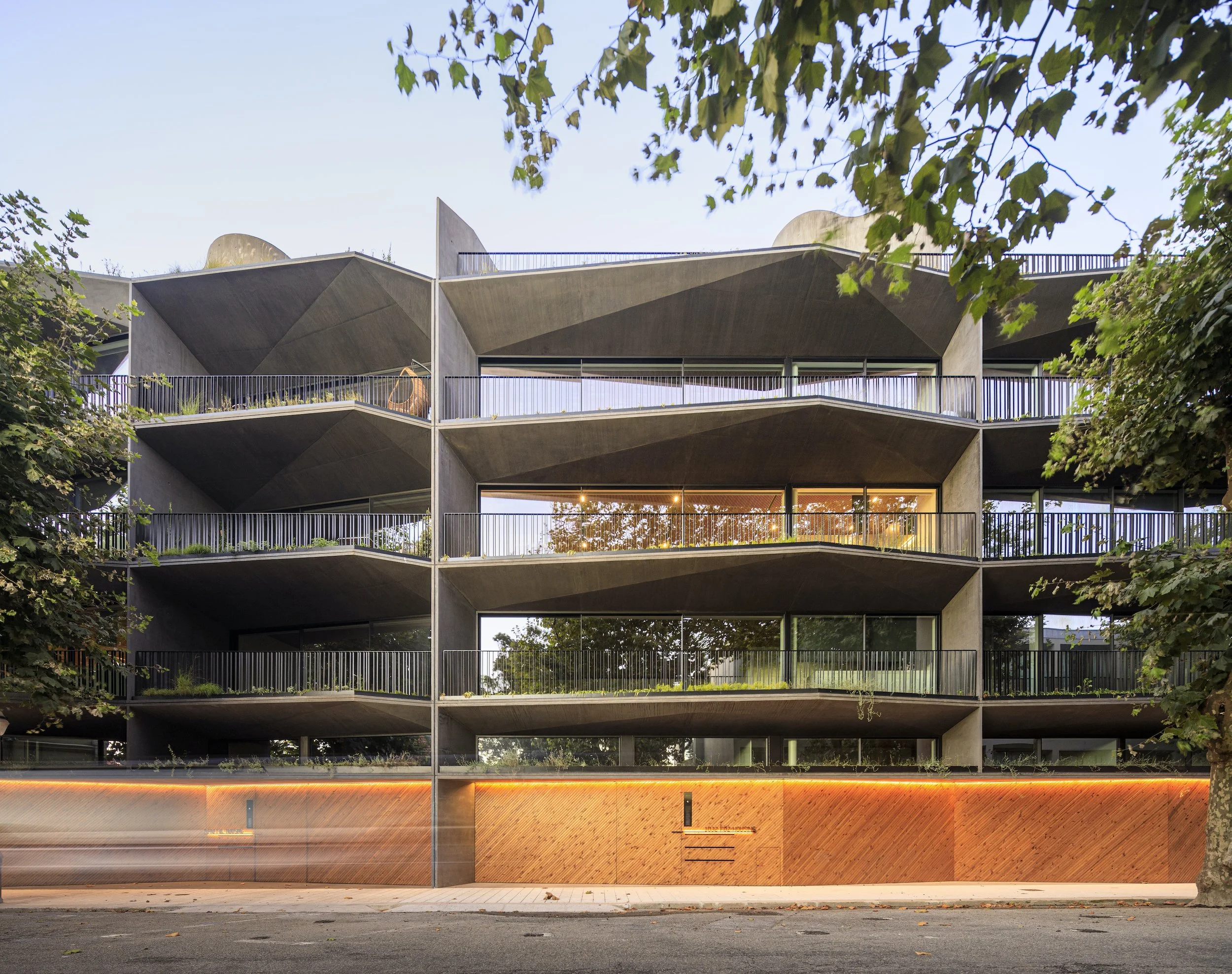 foz-housing-1032-apartamento-luxo-foz-douro-fachada-rua-gondarem.jpeg