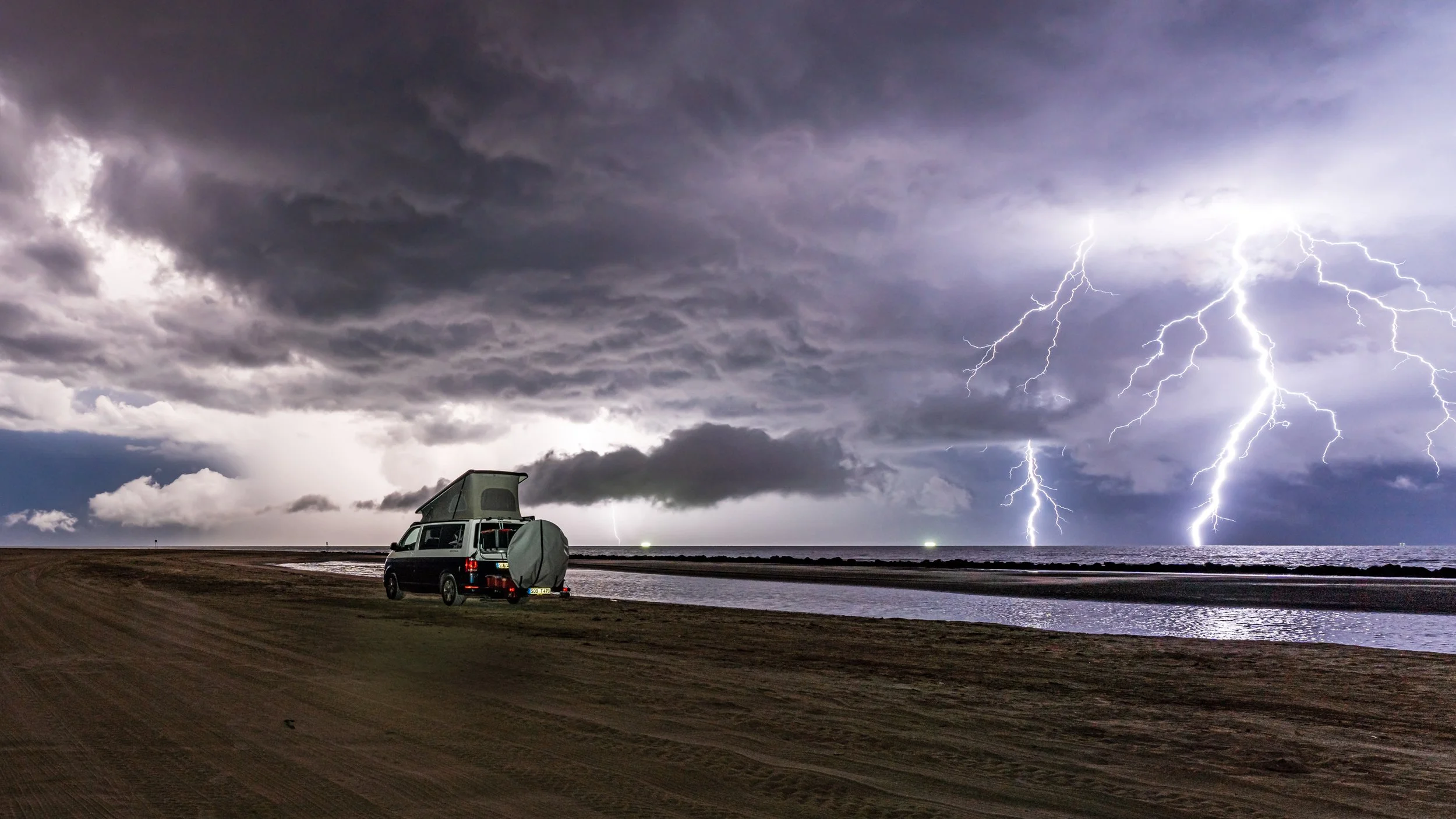 VB T6 Bus, beach, lightning strike