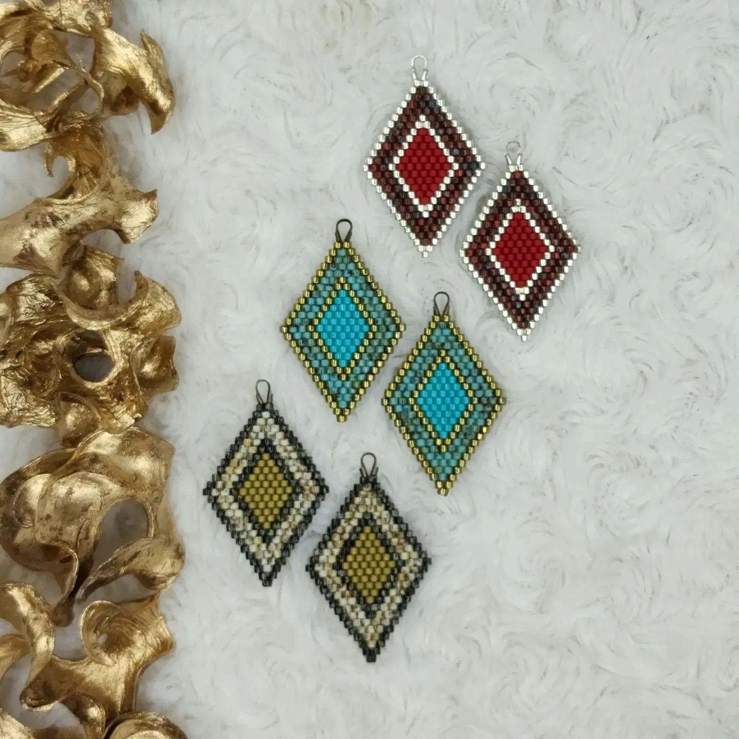 These earrings are made with a type of bead knows as &lsquo;Picasso&rsquo; beads that add delicous depth and texture to the design. Speckled with multiple colours, no two Picasso beads are the same.

Like every StellaMode piece, they are woven by han