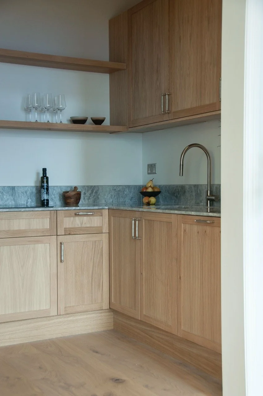 Solid Oak Shaker Fronts on Howdens carcasses. 