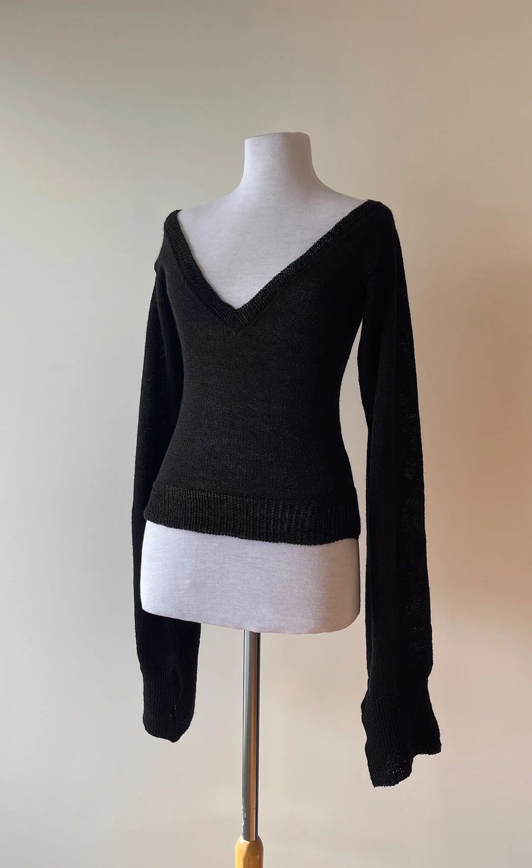 V-Neck Second Skin Top — Black