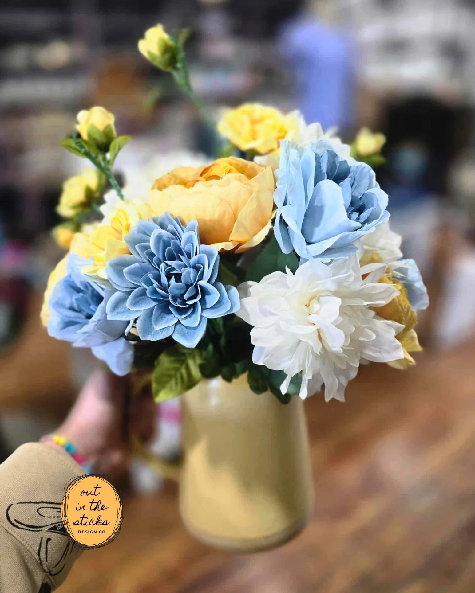 Open in store today 9am-1pm, stop in and say Hi to Jennah! 💙💛💚