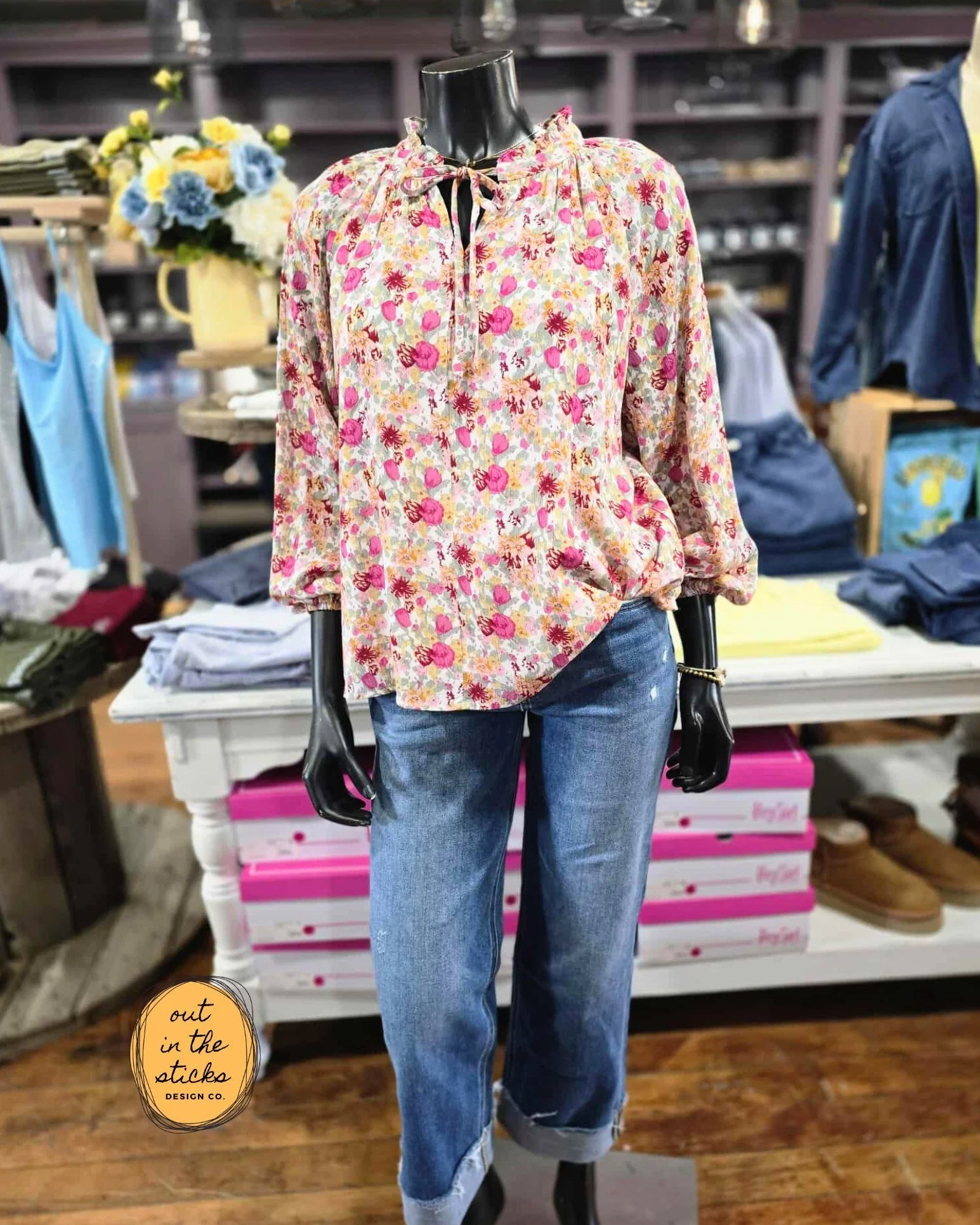 Our new floral top is perfect for in the office...and not in the office! 😉✨ throw a jean jacket over it for an even more casual look. This is just the cutest spring top to add a little color to your closet 💐