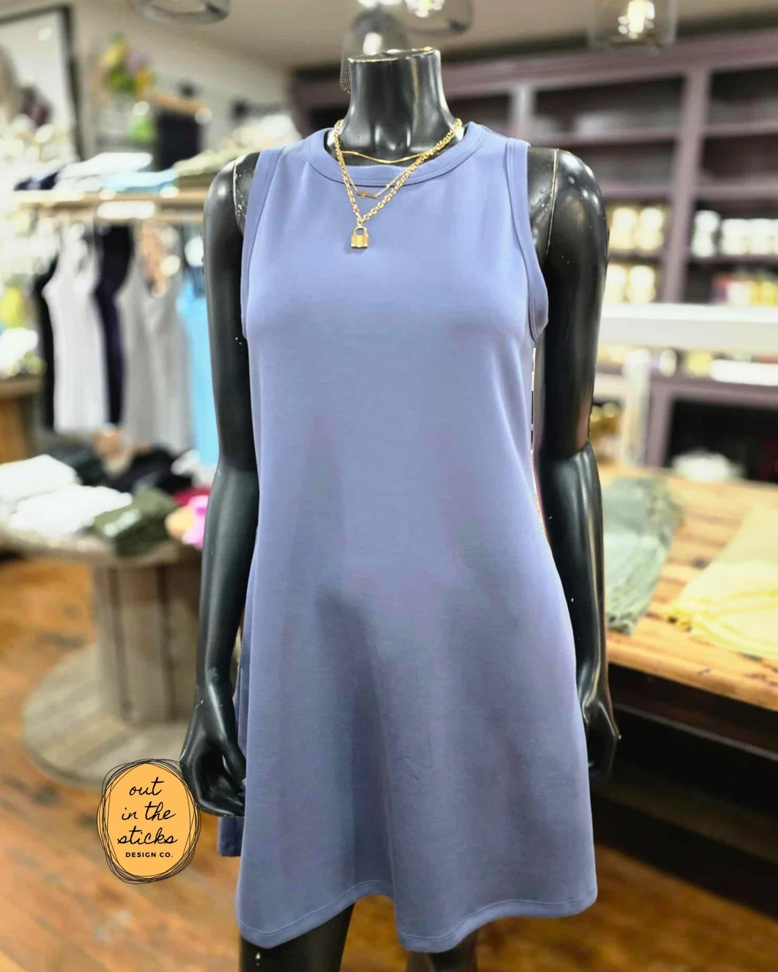 A top seller this week - this ultra flattering casual dress is the perfect grab and go for those warm days that putting on pants is literally the last thing you want to do. 😘 And of course...it has pockets!
Our store is open today 10am-5:30pm!