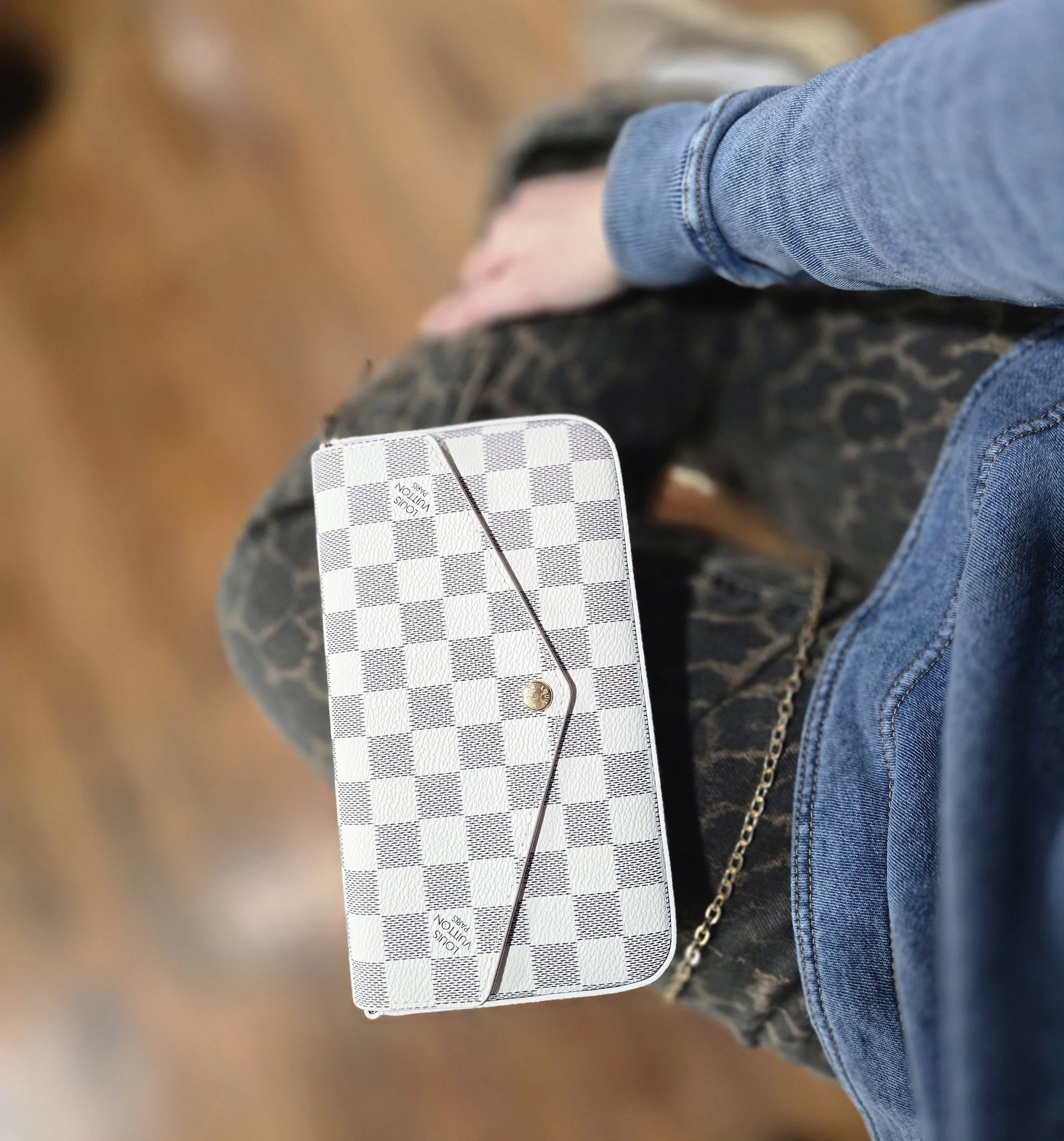 It's Retro Revival's anniversary and we're joining in on the fun! 😍🥳 today only all Retro Revival goodies are 20% off to celebrate their third anniversary!! 
We're open today until 5:30pm, stop in and grab yourself a little Mother's Day gift, at 20