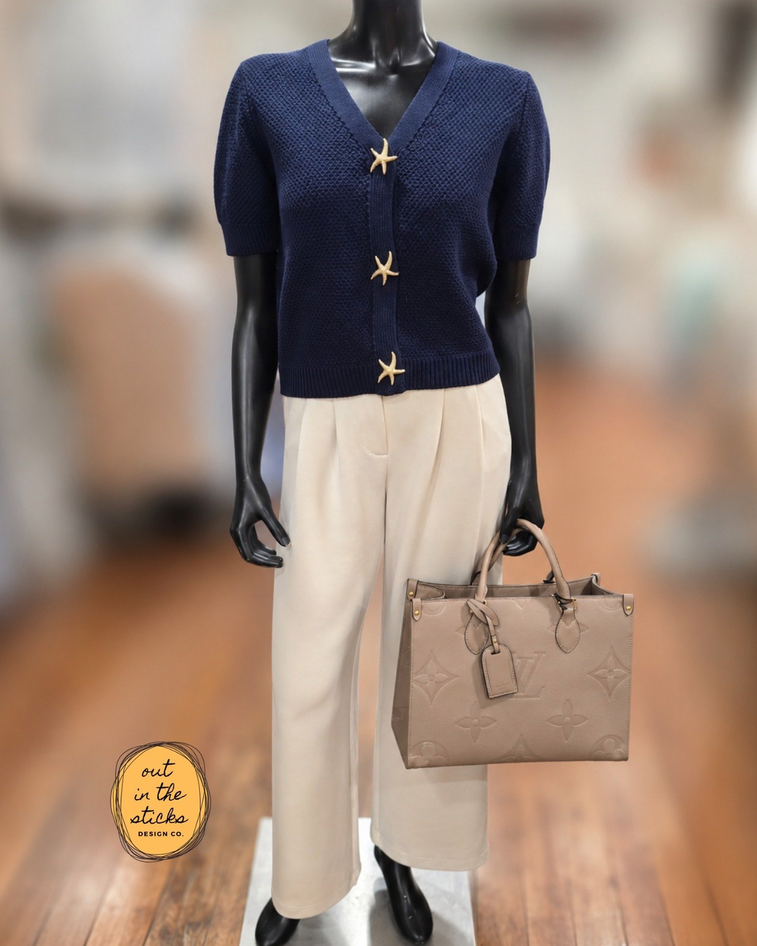 Obsessed with this top, is an understatement 😍⭐