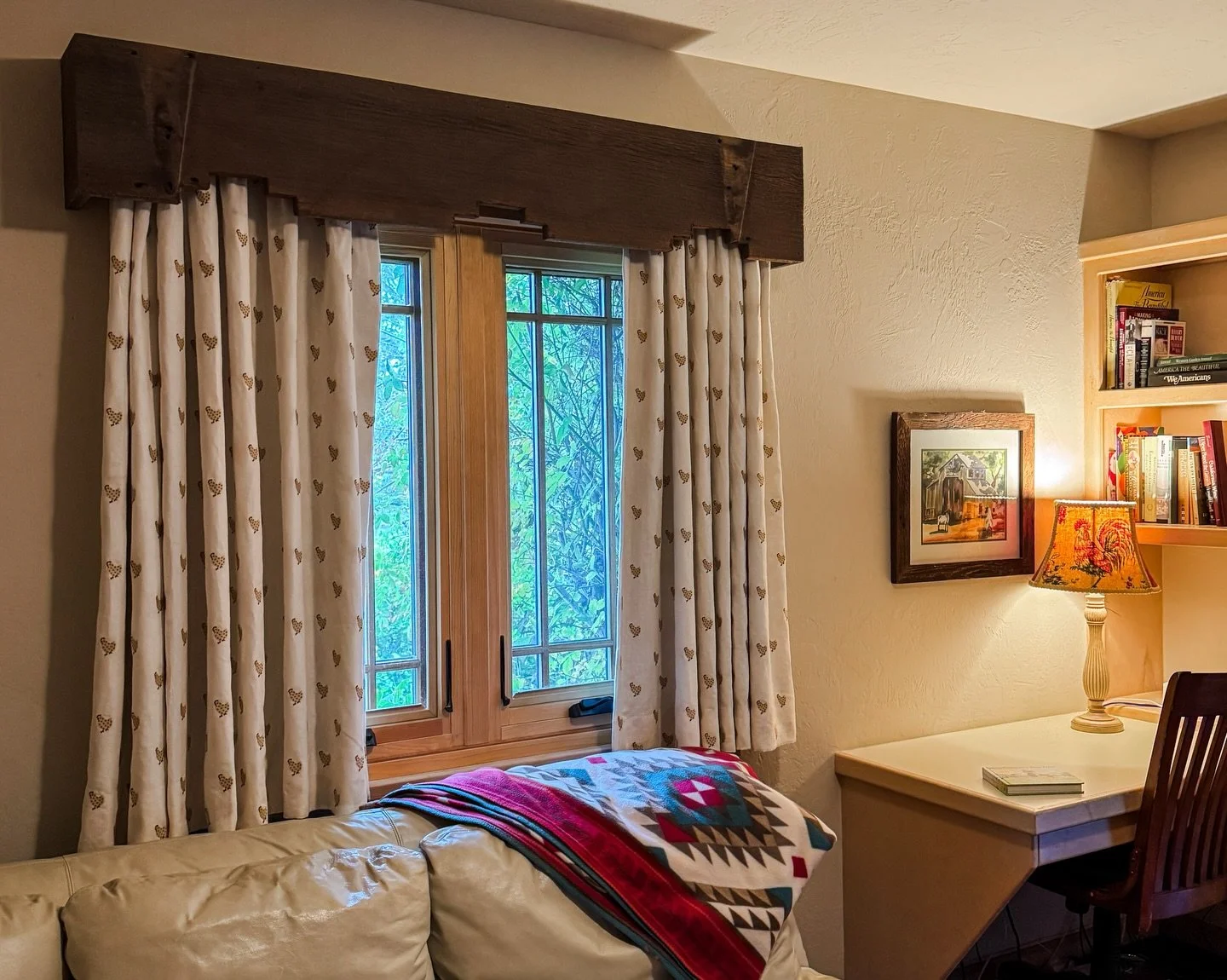 We hope your holidays are being spent with family and friends in a home as cozy as this. Memories are made in a kids&rsquo; bunk room, recently upgraded @schumacher1889 embroidered chicken linen #blackoutcurtains . Everyone loves em, few pull the tri