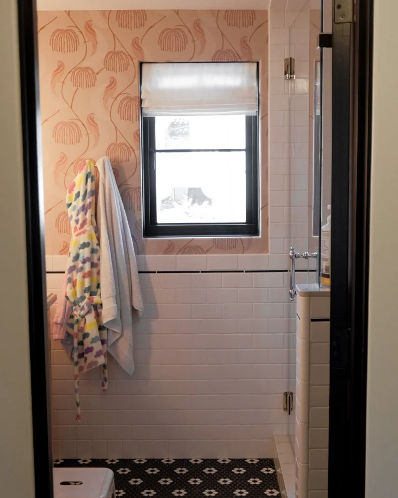 Cordless roman shade