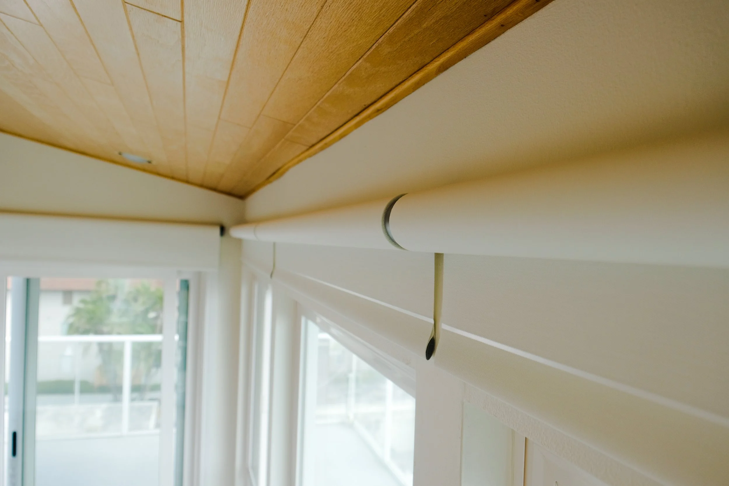 Waterfall style roller shade