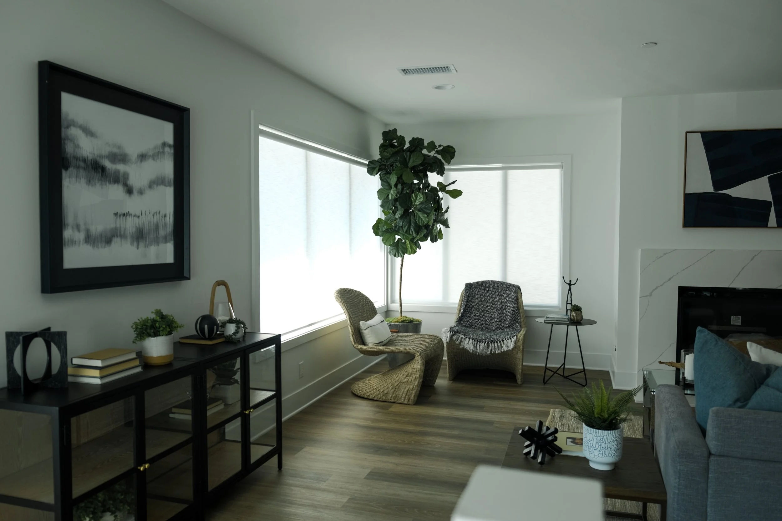 Light filtering roller shade