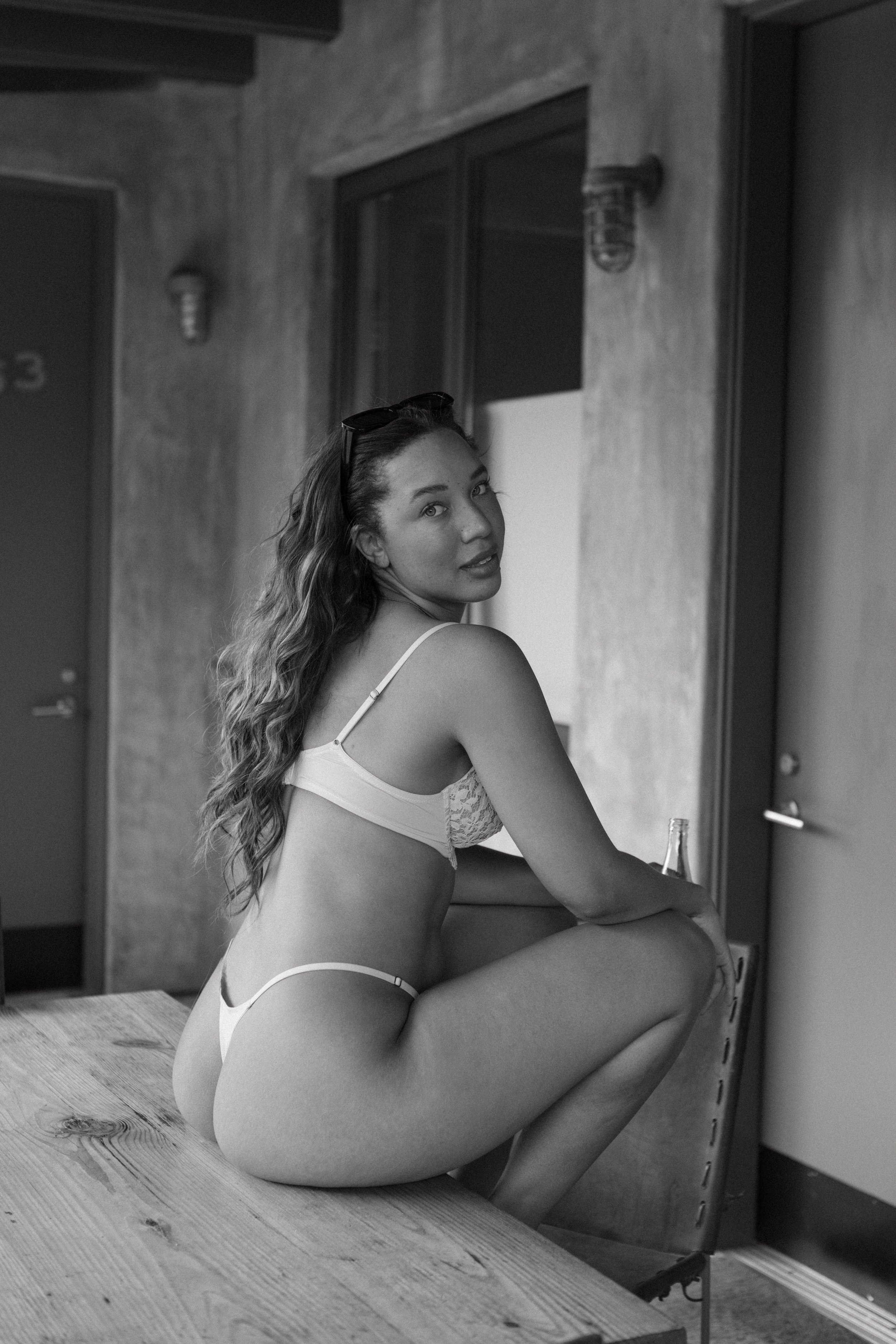 Austin-Texas-Boudoir-Editorial-Sensual-Intimate-Modern-Luxury-Artistic-Nude-Classy-Timeless-Effortless-Film-Candid-Photos-027.jpg