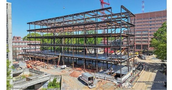 New construction progress drone photos of the Integrative Sciences Building on the &quot;Brickyard&quot; of the campus of NC State. General Contractor: @skanskausa 

@lynch_mykins @moseleyarchitects